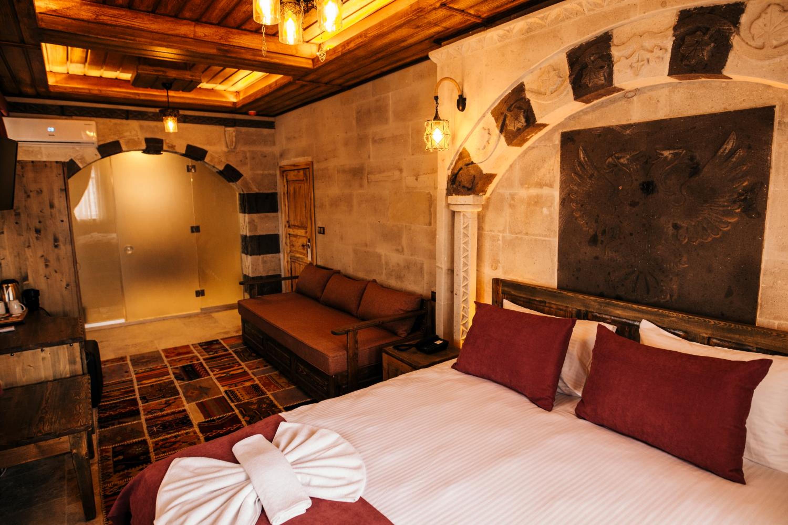 Deluxe Double Room with Balcony - Photo 1