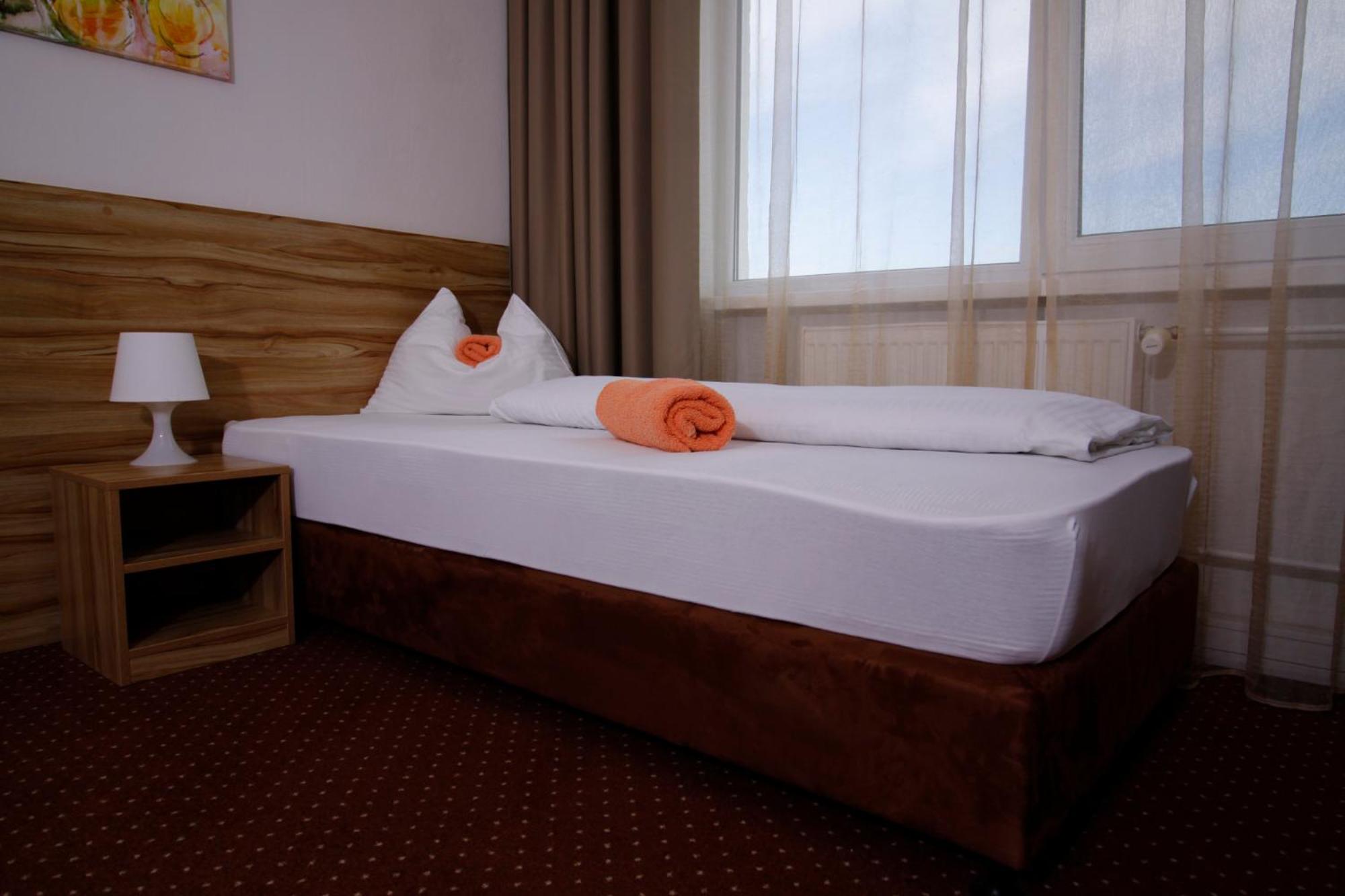 Premium Double or Twin Room - Photo 5