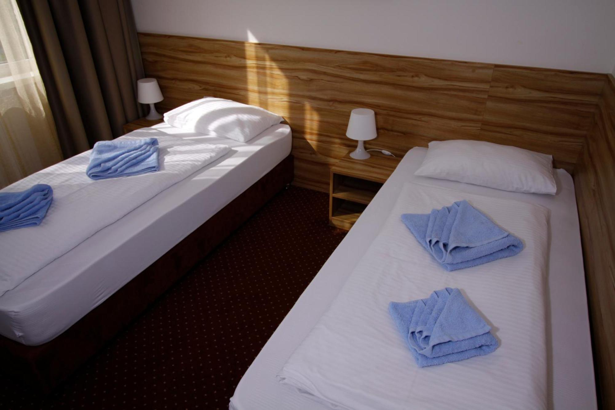Premium Double or Twin Room - Photo 6