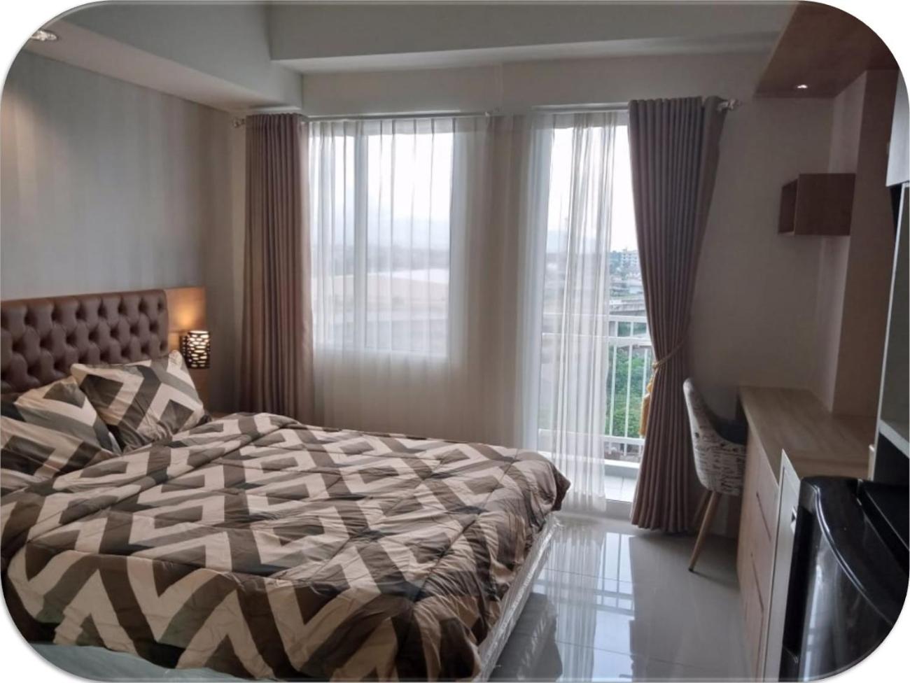 Studio Apartment photo 1