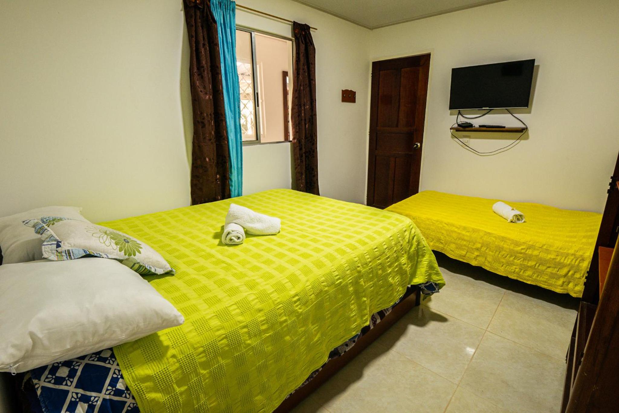 Twin Room with Private Bathroom photo 3