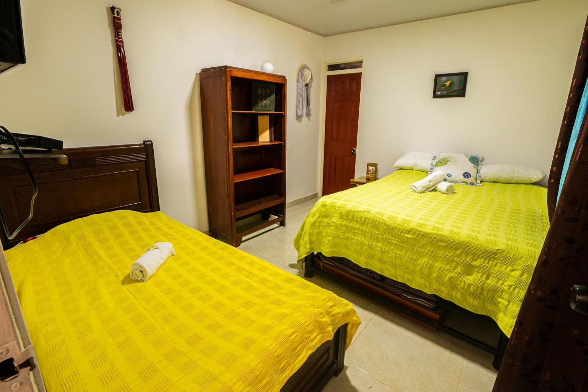 Twin Room with Private Bathroom photo 2