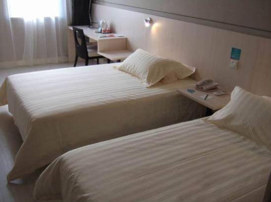 Standard Twin Room photo 2