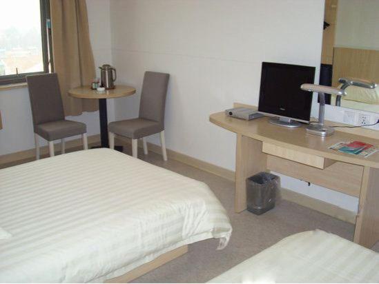Standard Twin Room photo 3