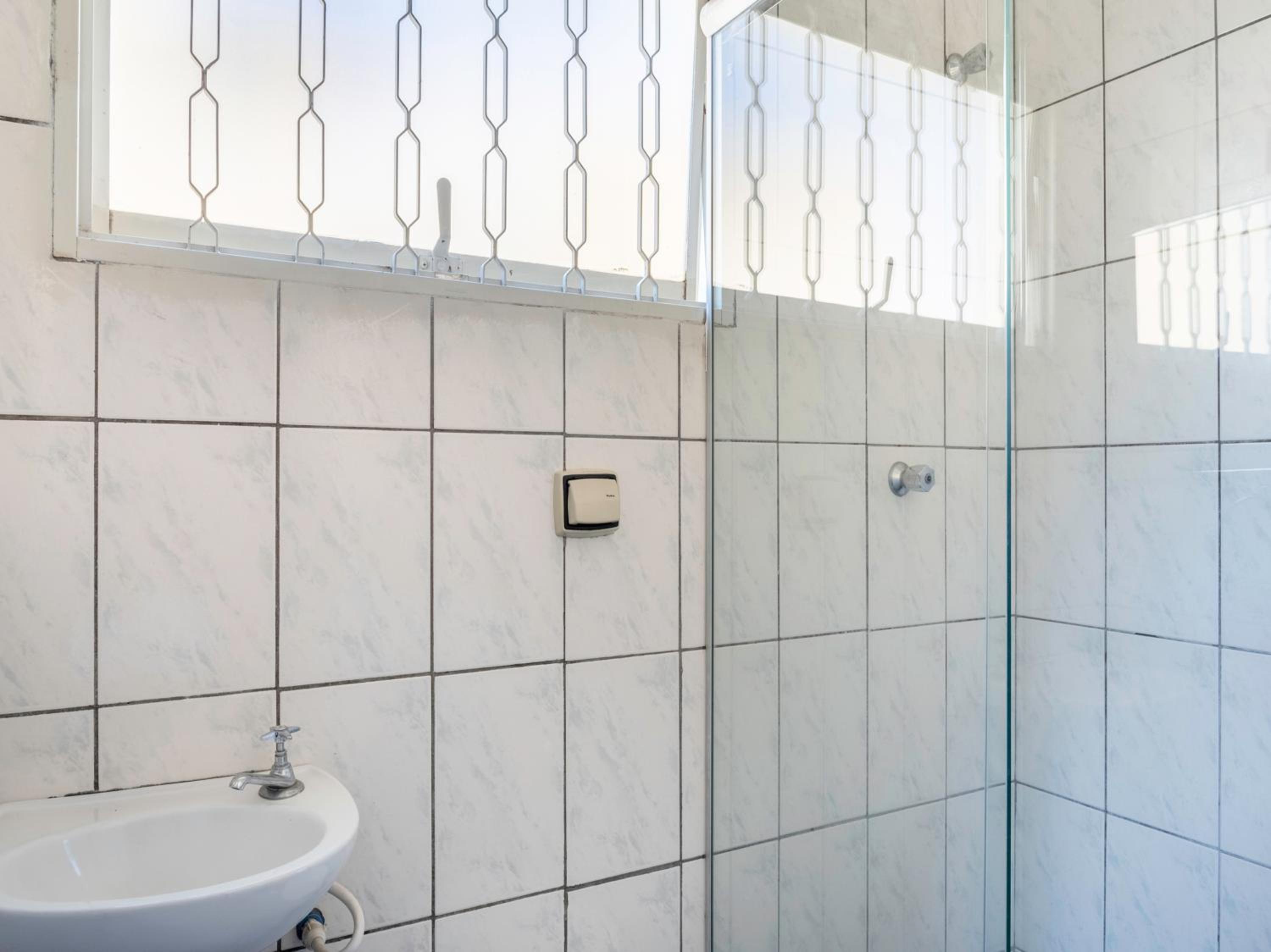 Triple Room with Private Bathroom - Photo 4
