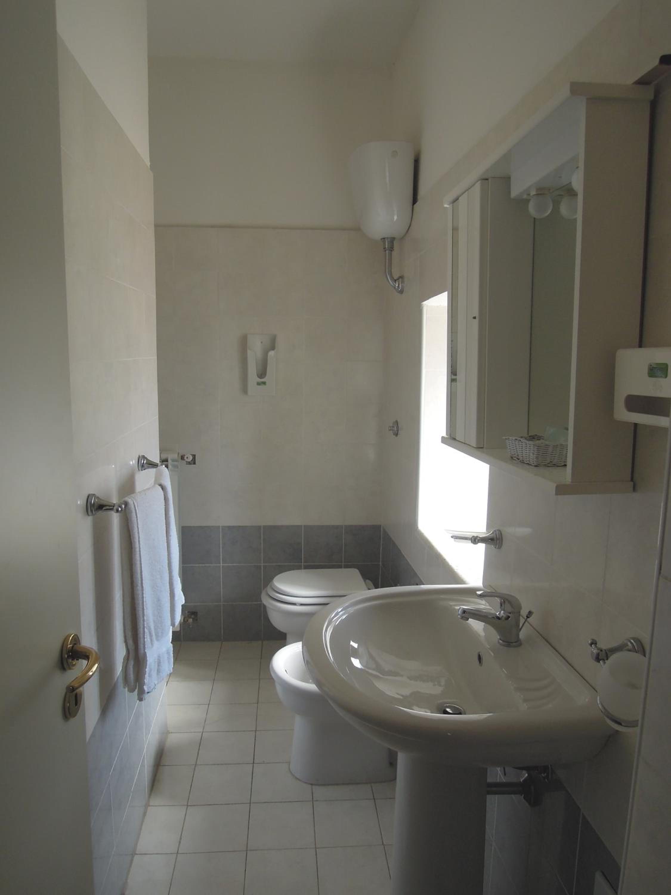 Triple Room - Photo 2