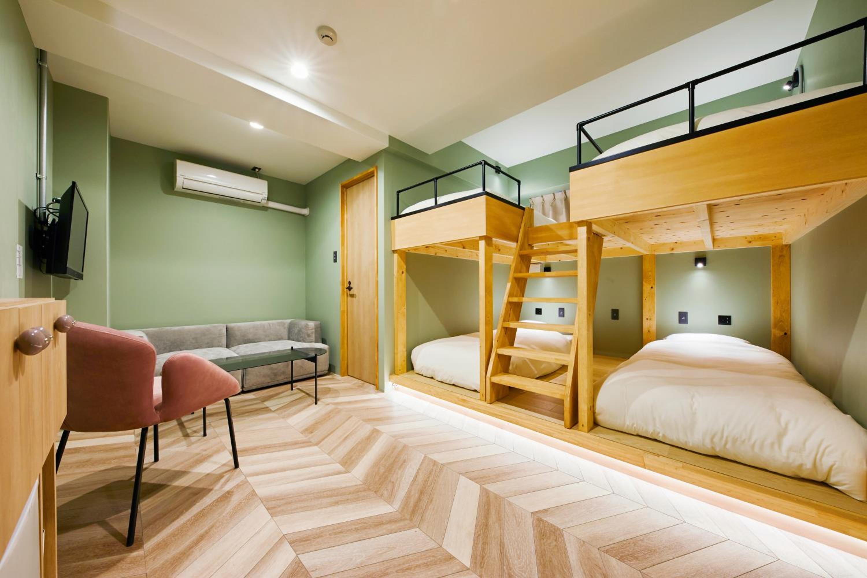Quadruple Room - No Cleaning for Consecutive Night Stays - Photo 1