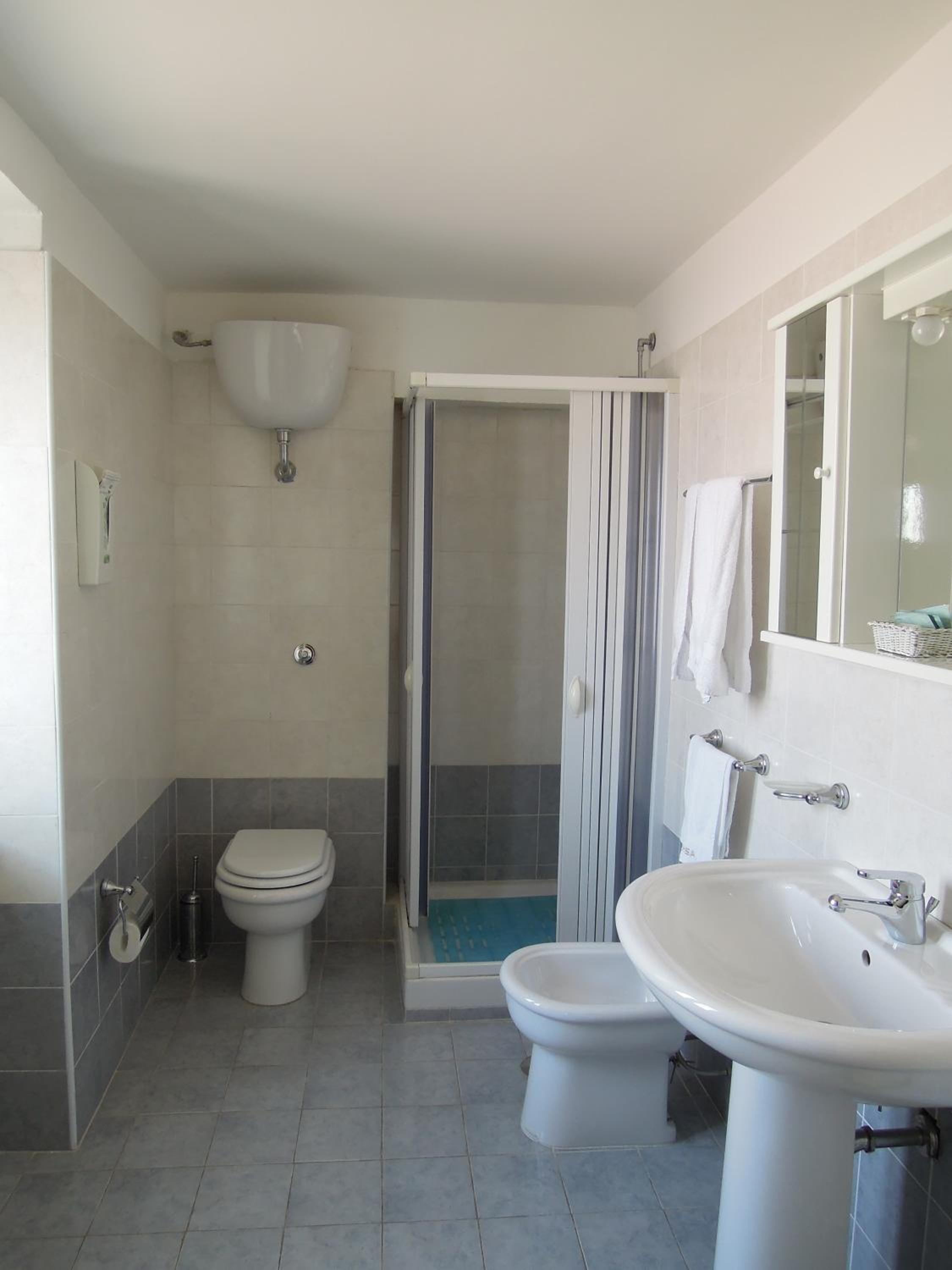Double Room - Photo 9