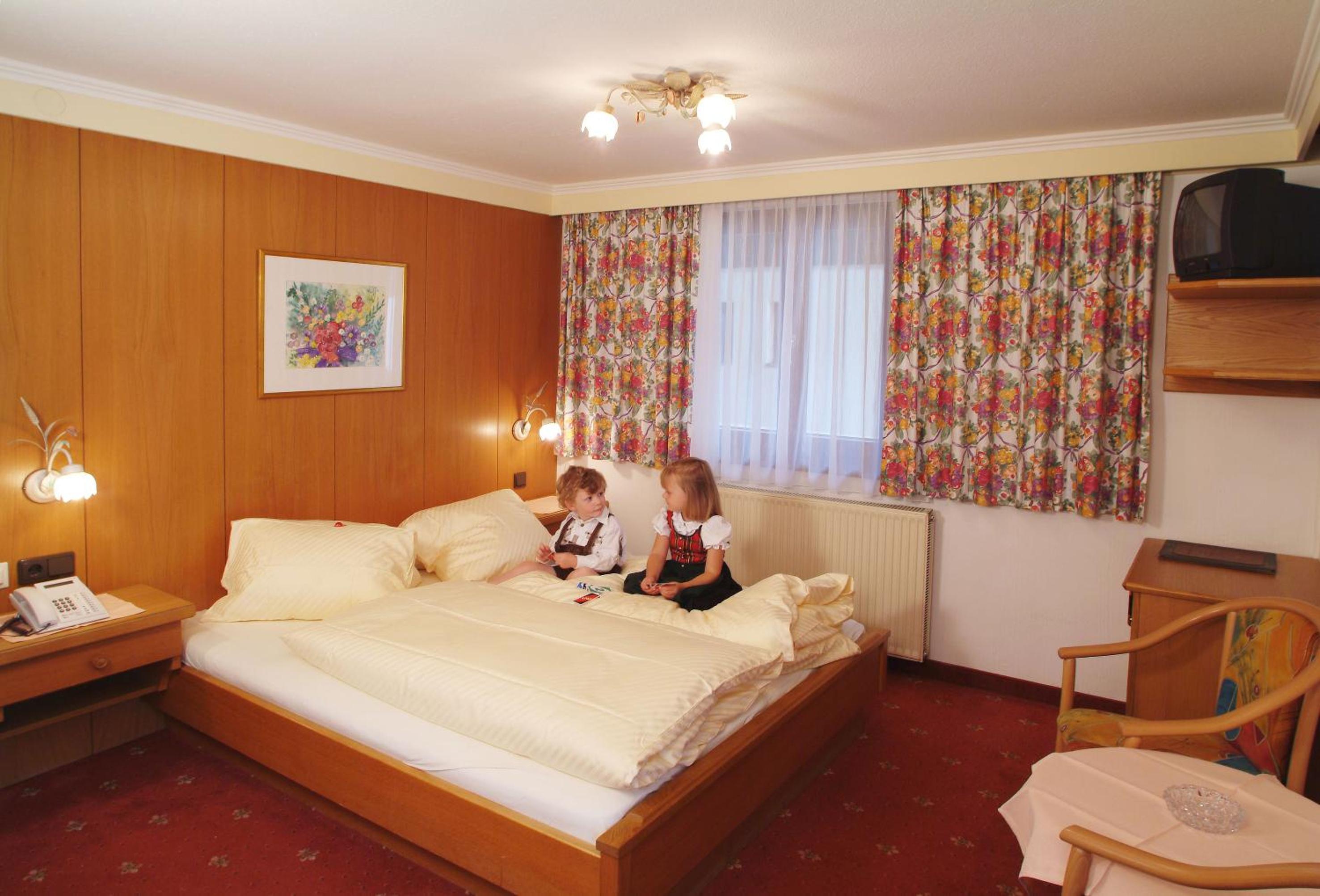 Double Room - Photo 2