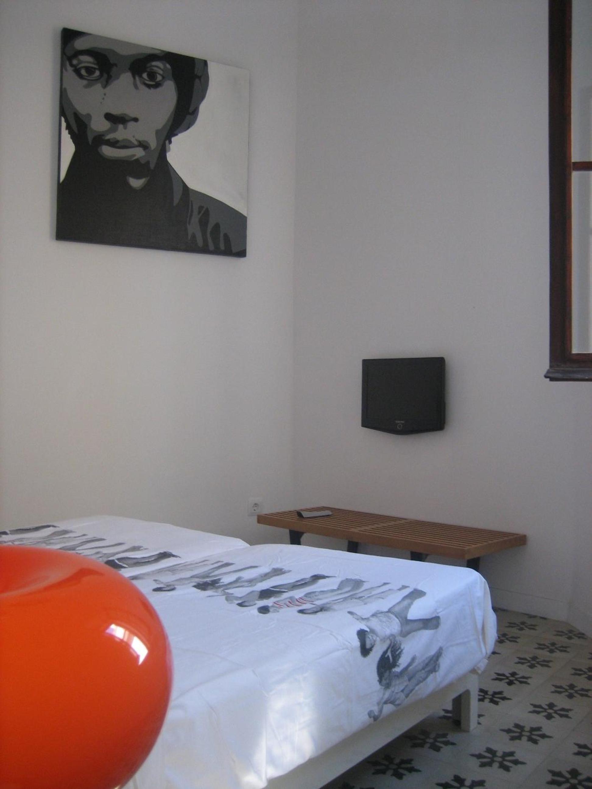 One-Bedroom Apartment (2 Adults) - Photo 1