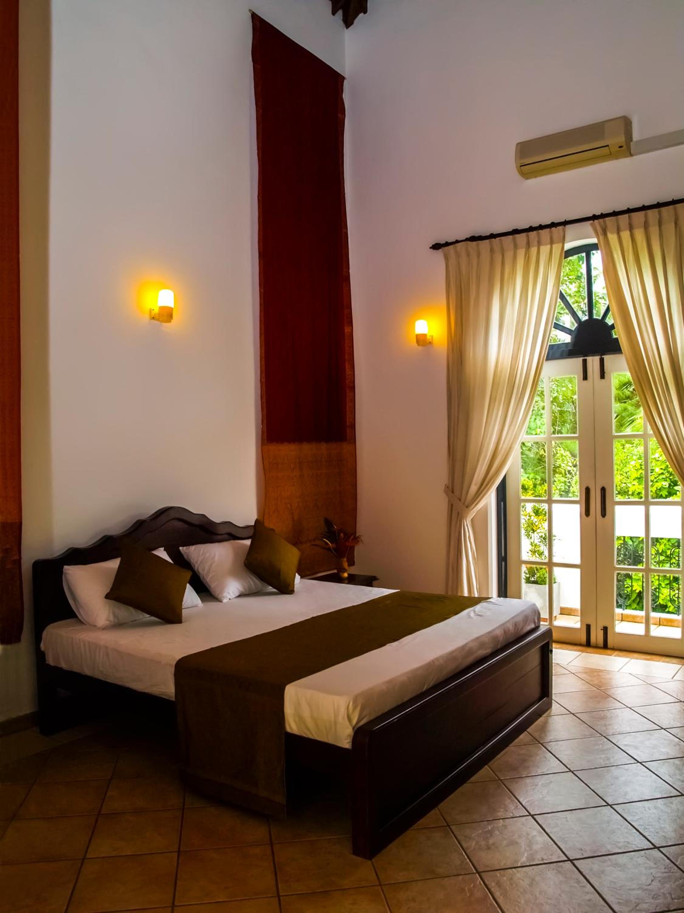 Deluxe Double Room With One Way Airport Transfer photo 1