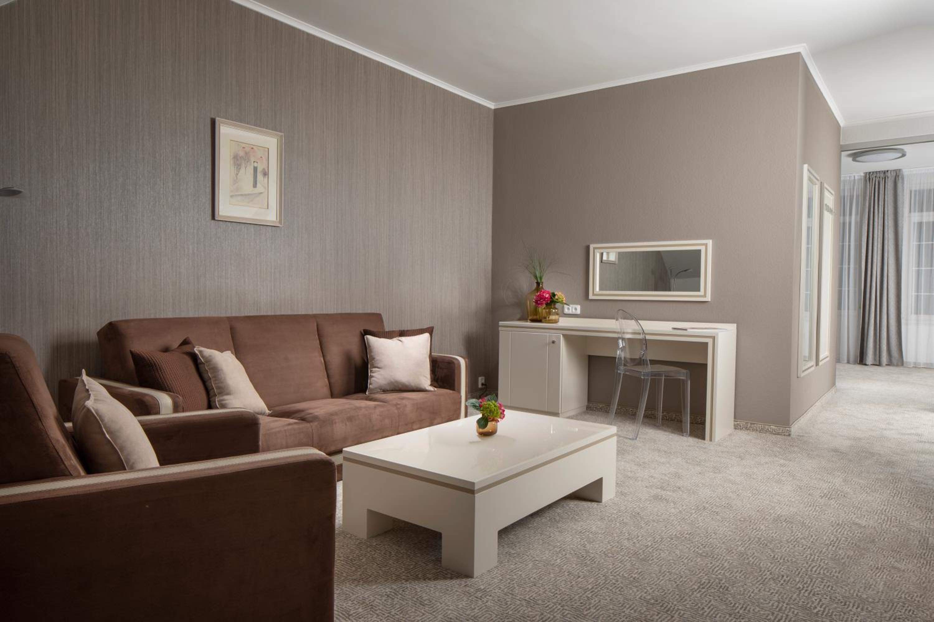 Suite Duplex (4 Adults) with Pool and Sauna Access photo 3