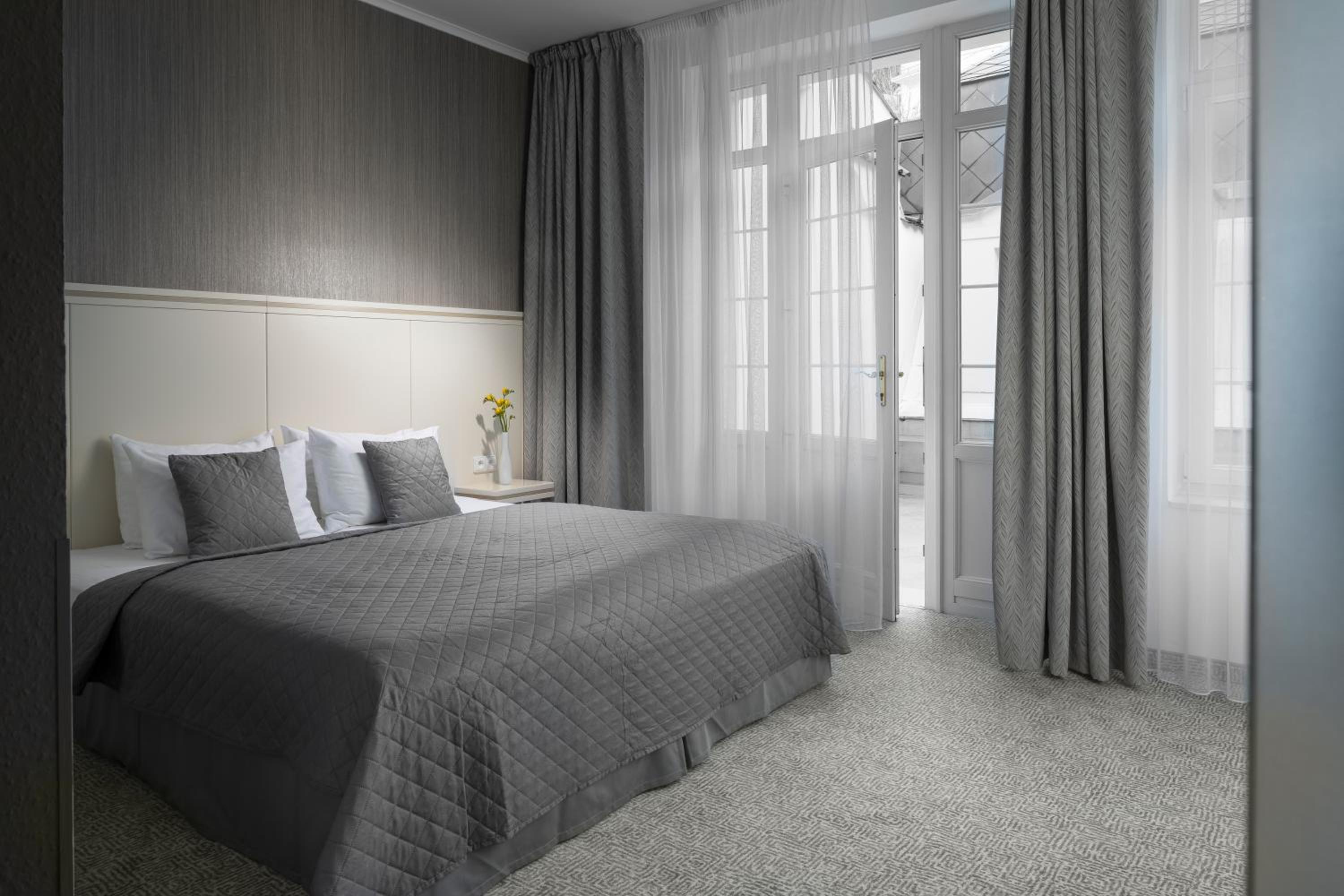 Suite Duplex (4 Adults) with Pool and Sauna Access photo 1