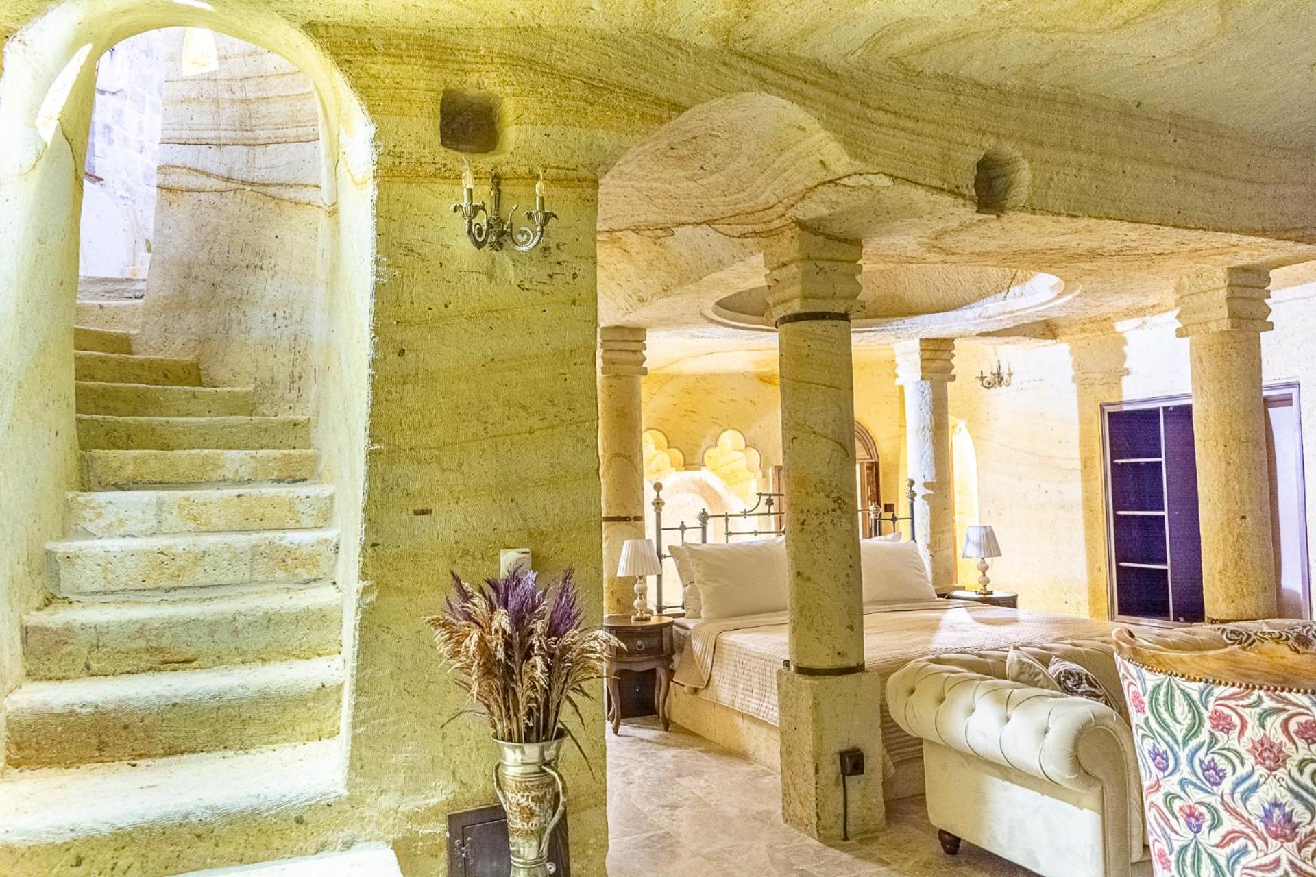 King Cave Suit with Spa Bath - Photo 4