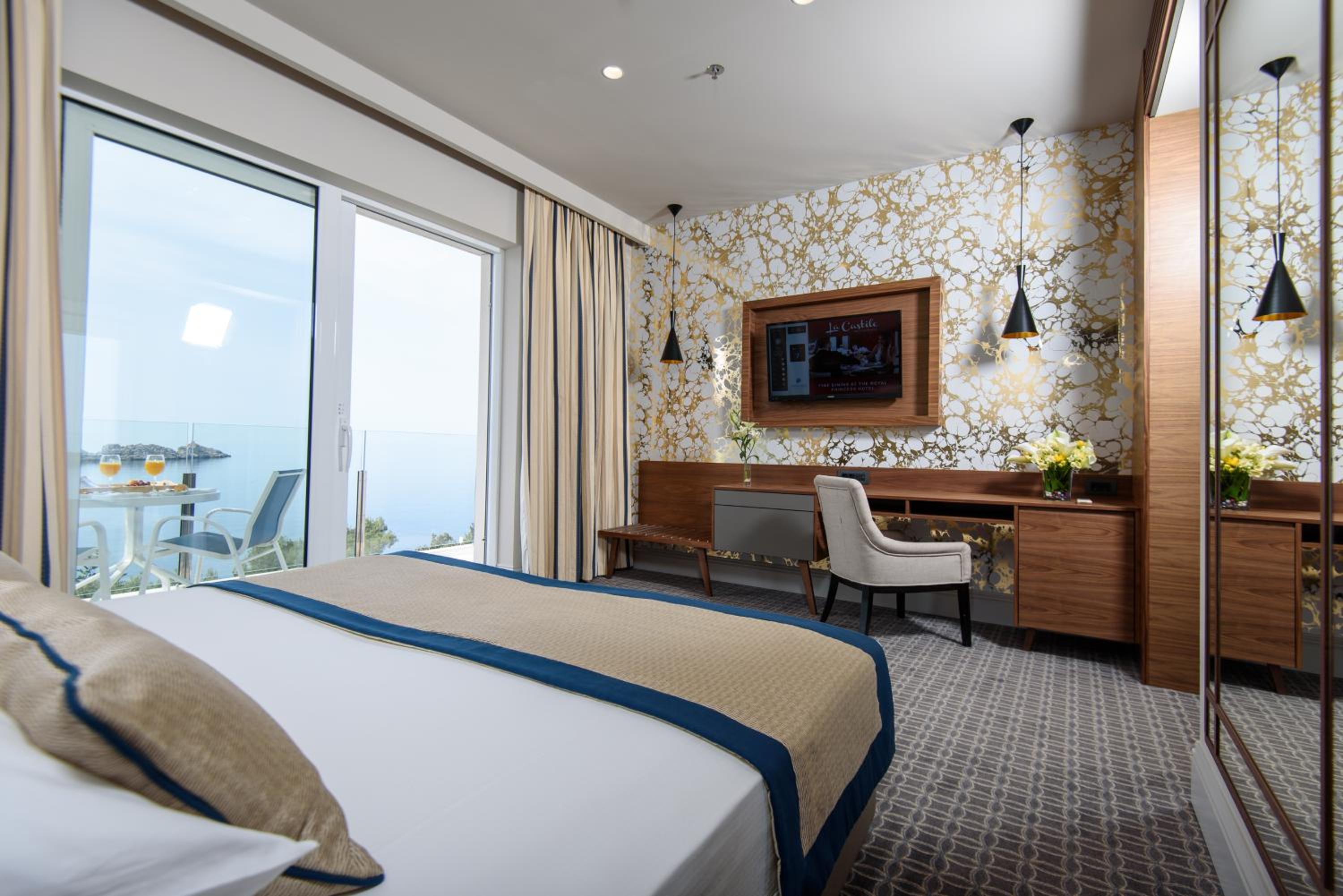 Luxury Sea View Room with Balcony