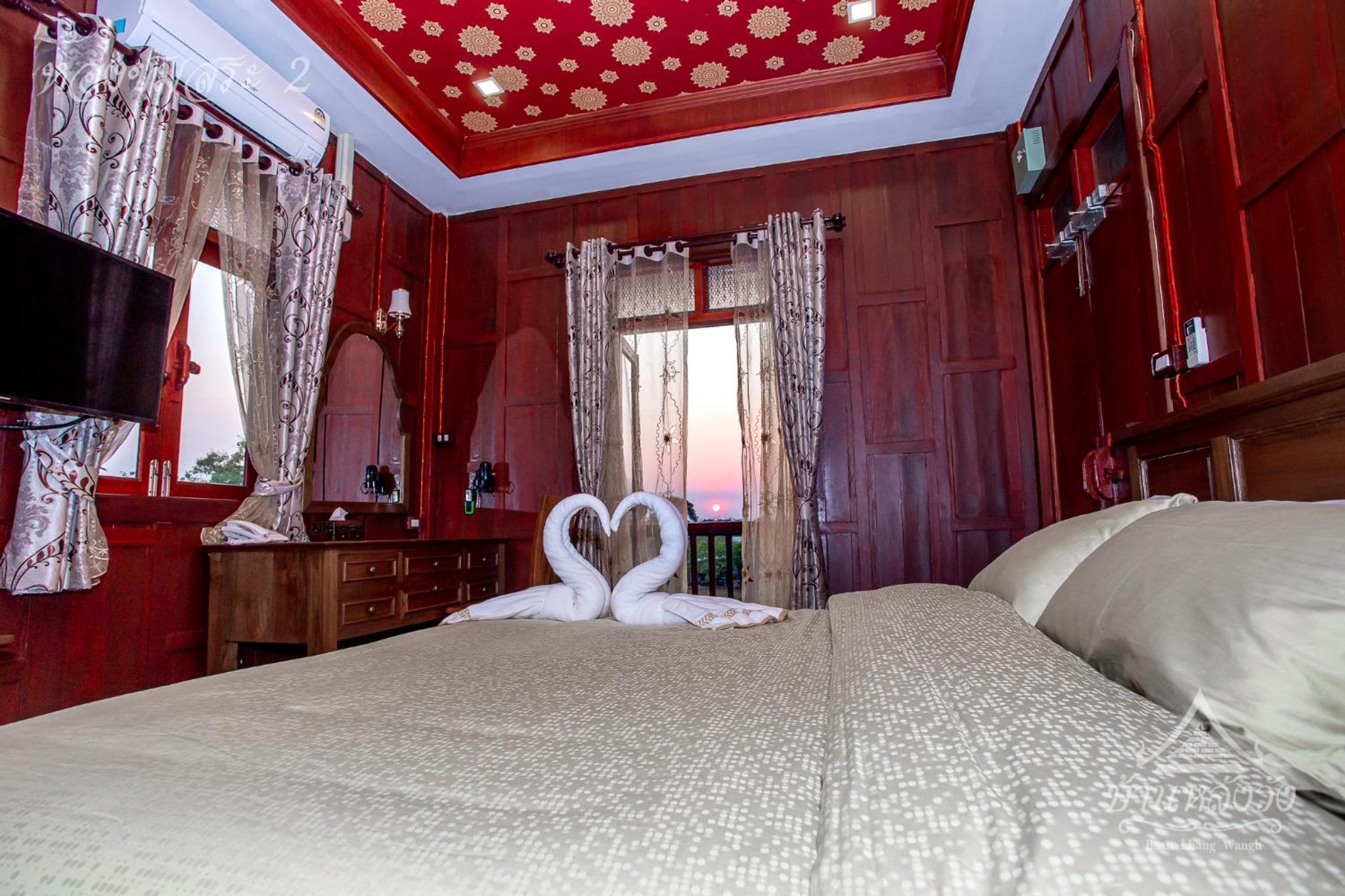 King Room with Balcony - Photo 1