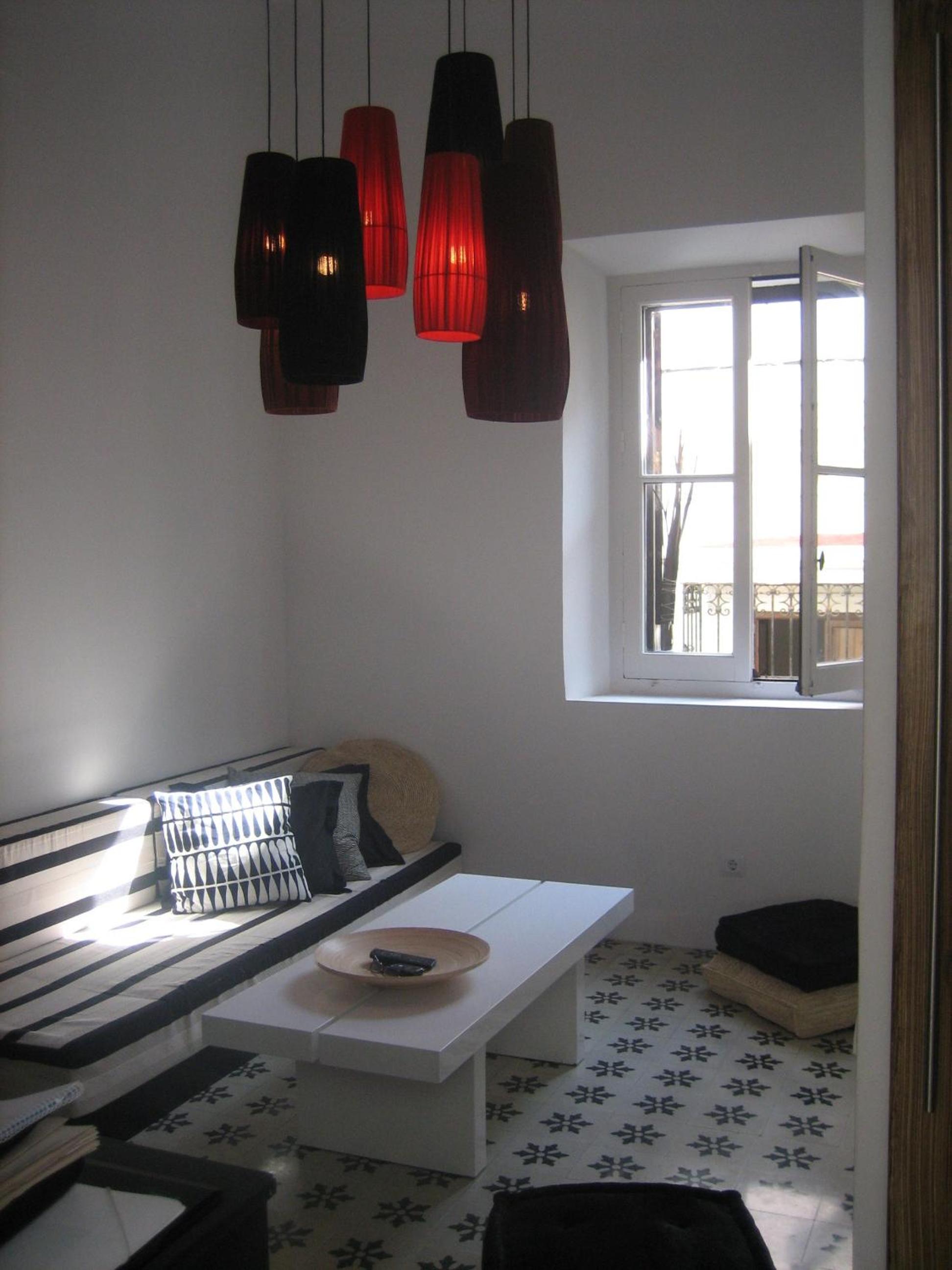 One-Bedroom Apartment with Balcony - Photo 4