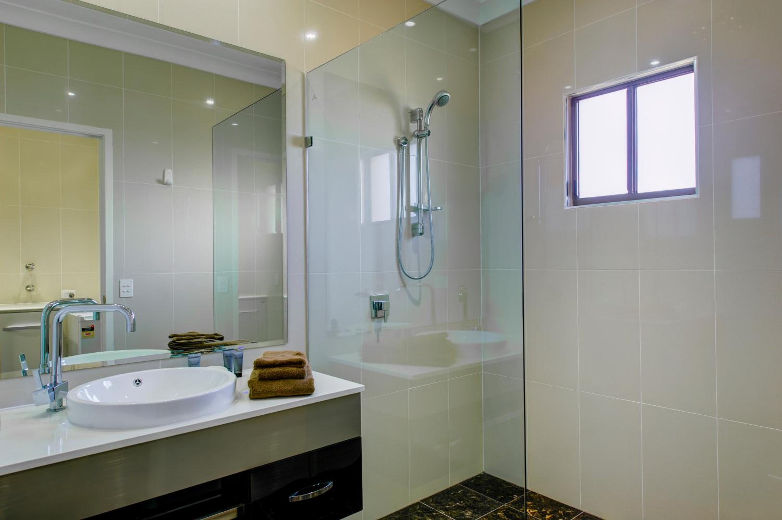 2 Bedroom Suite - Upstairs photo 2