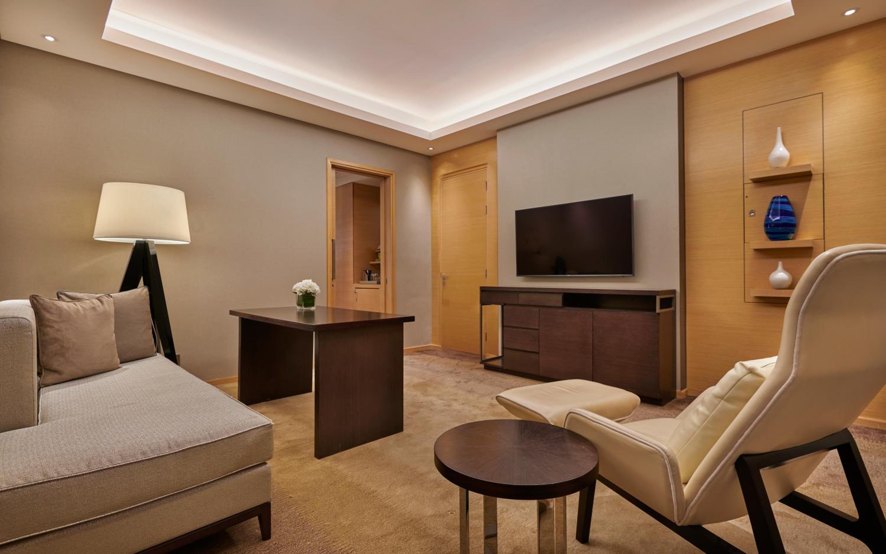 Premier King Room - Photo 1