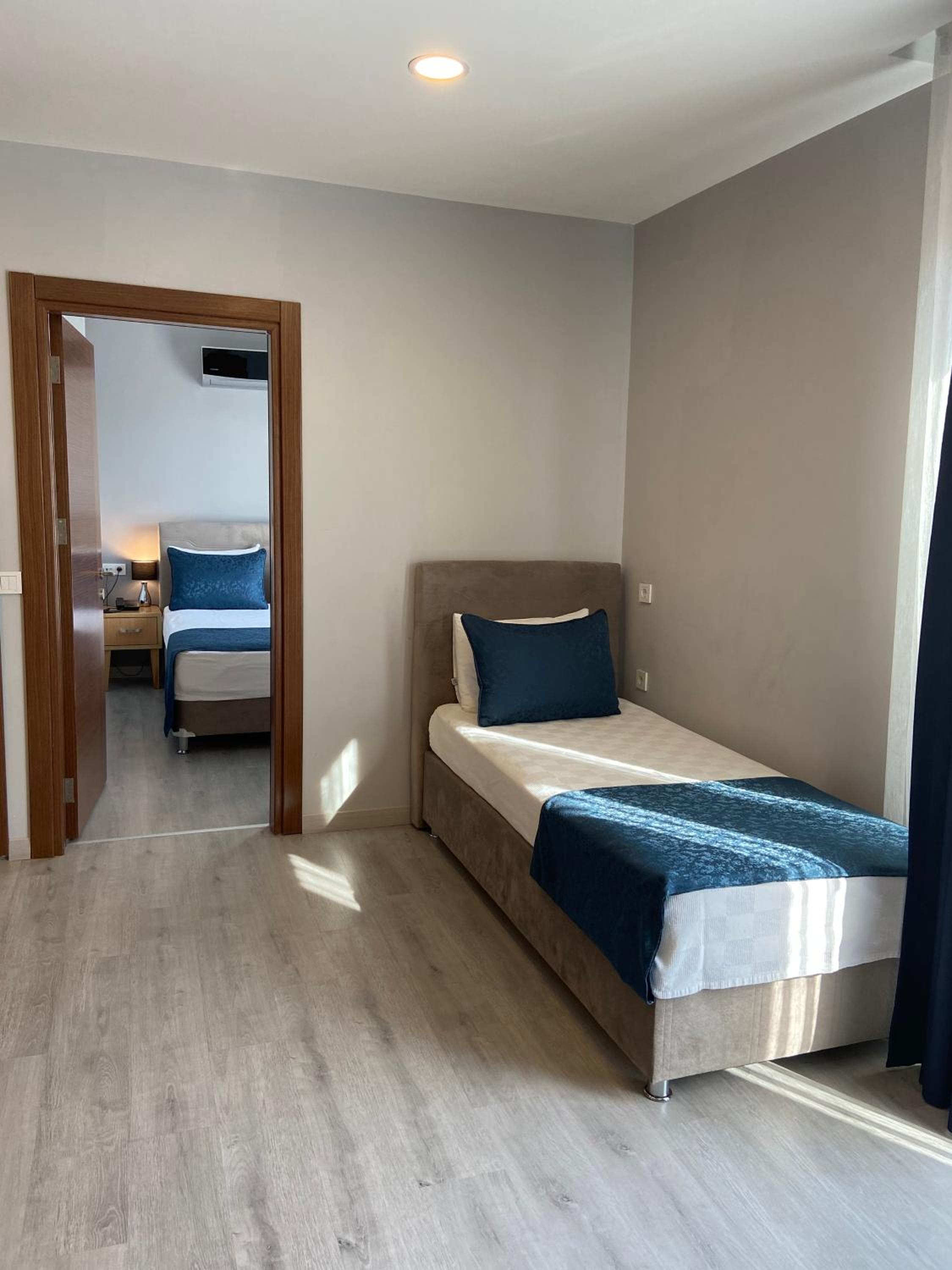 Triple Room with Terrace photo 2