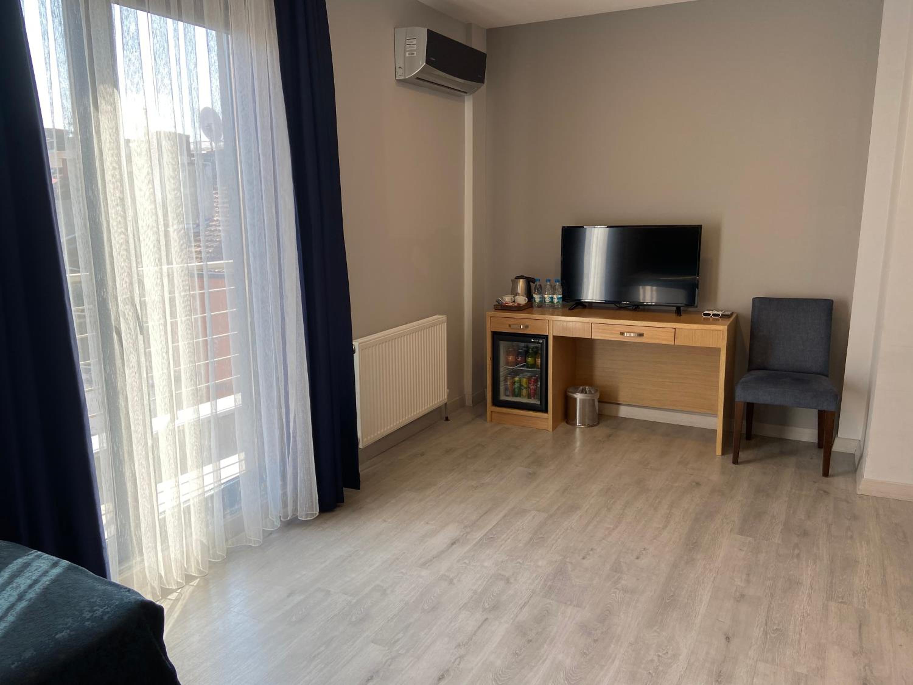 Triple Room with Terrace photo 3