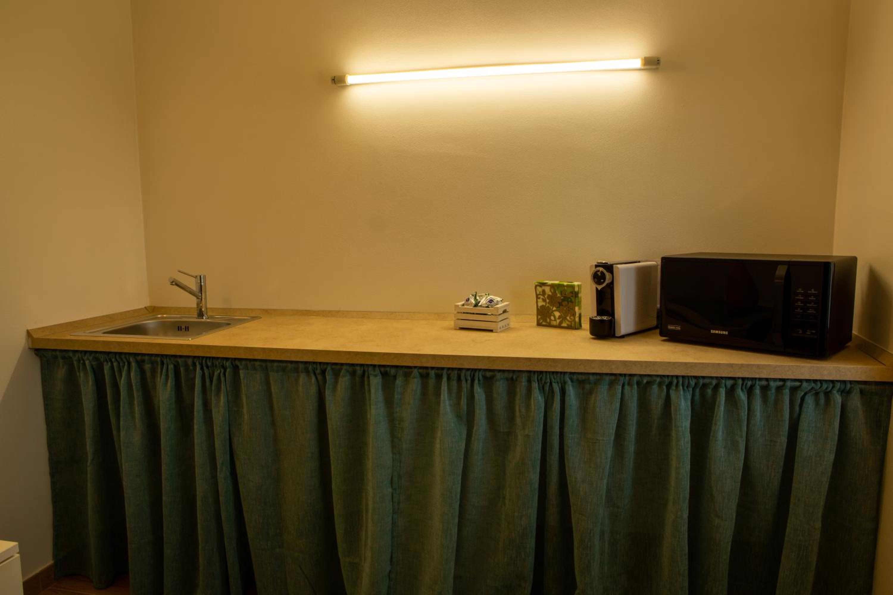 Double Room - Photo 3