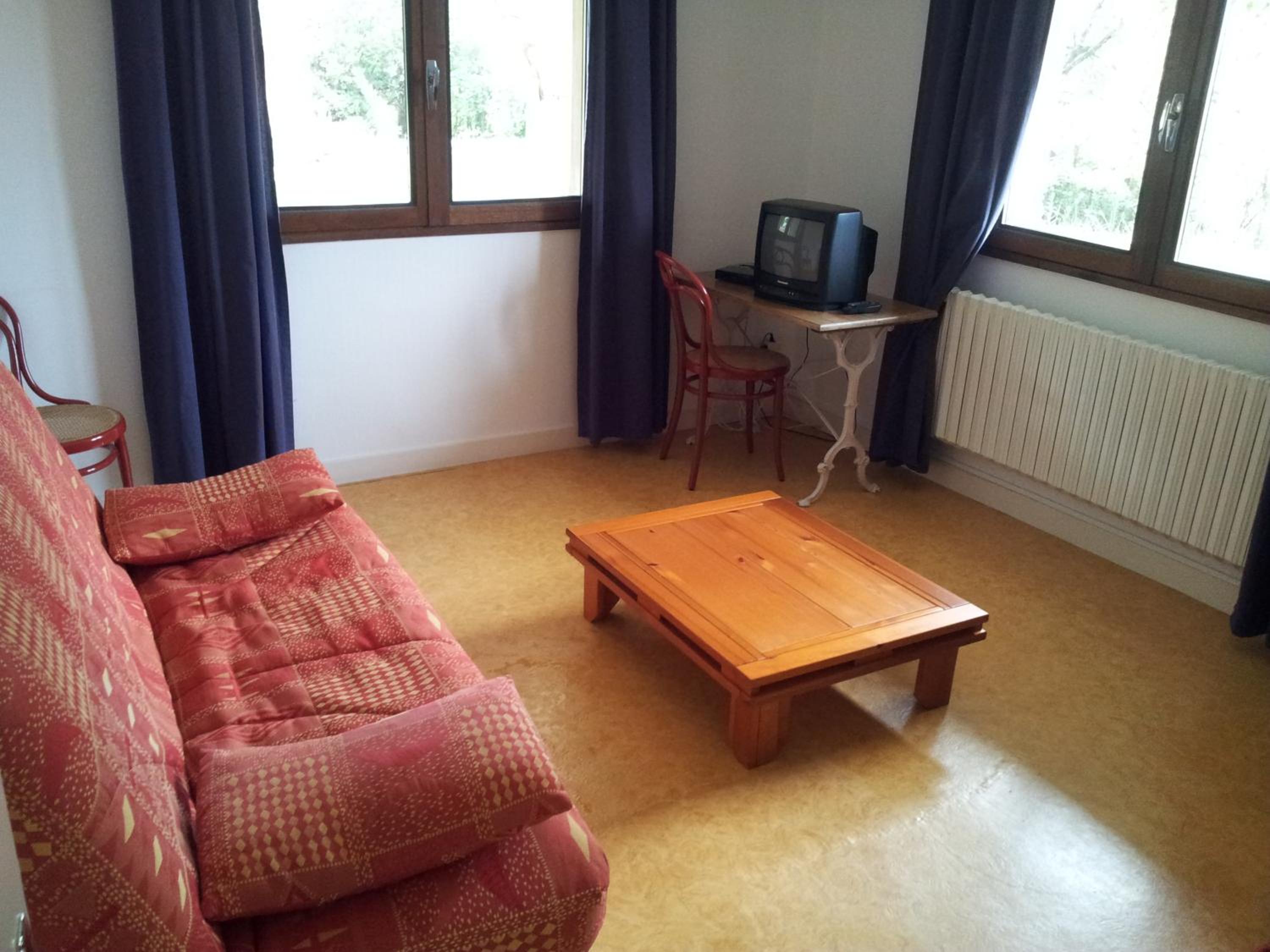 Apartment - Ground Floor photo 2