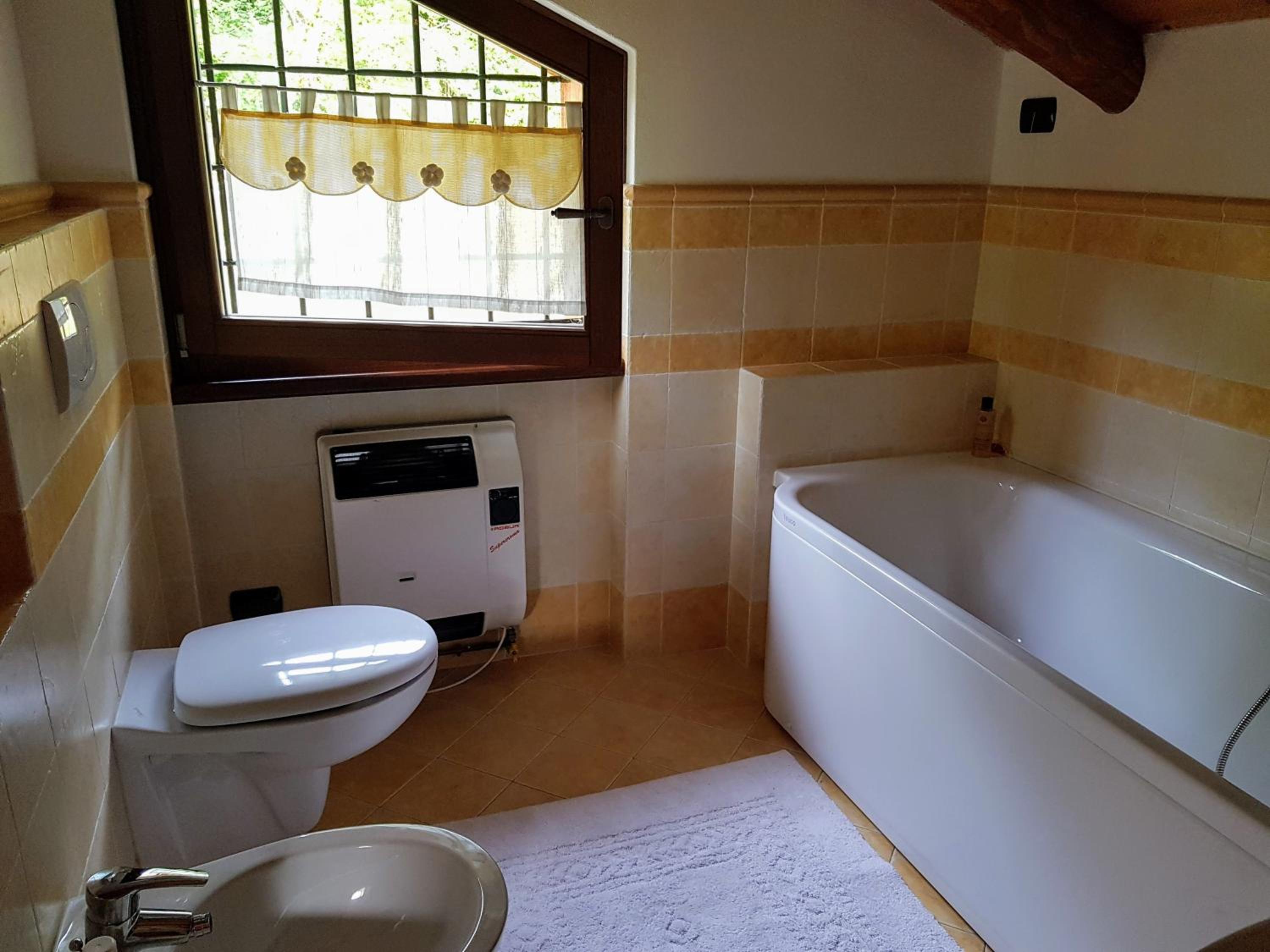 Double Room - Photo 5