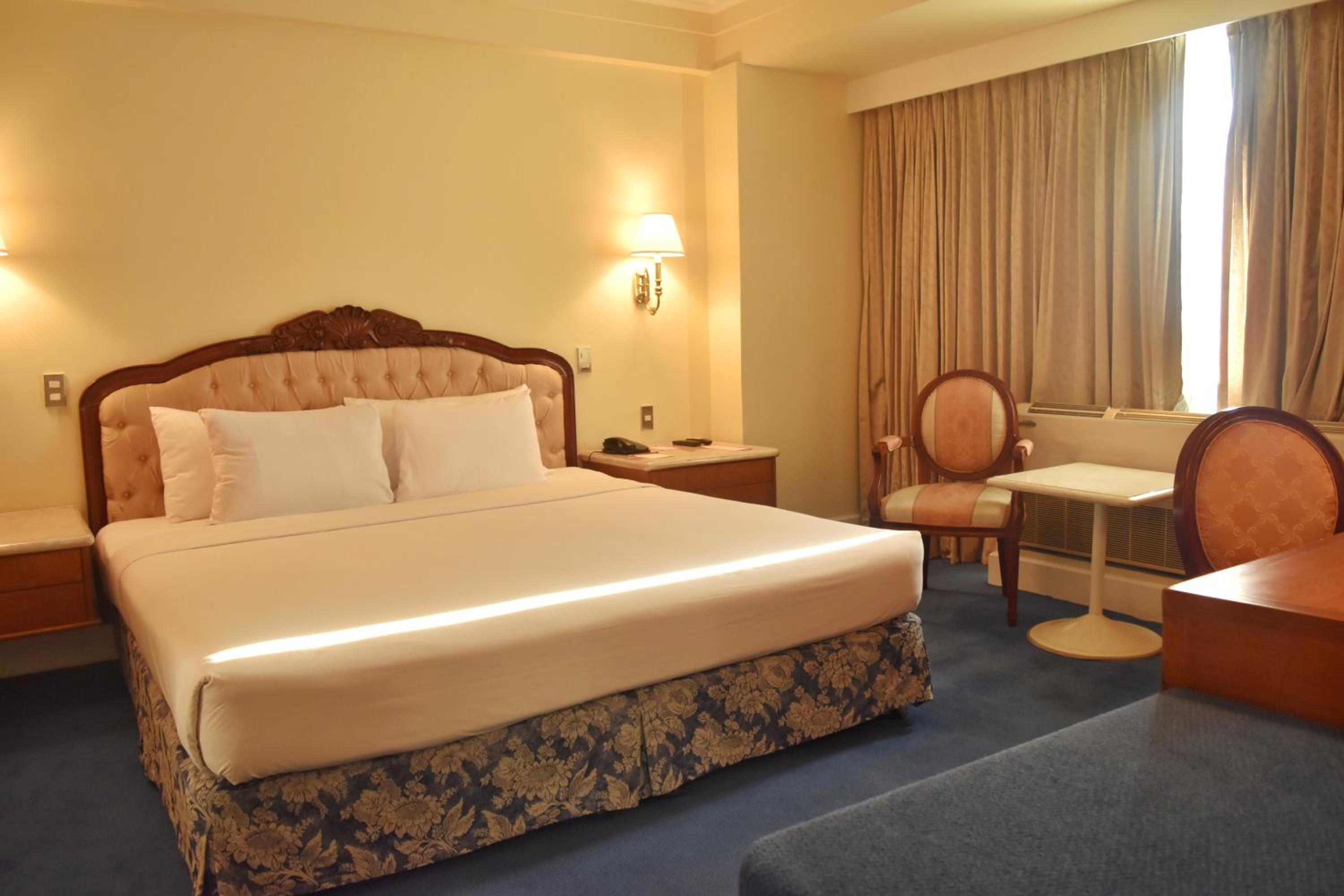 Executive Suite photo 2
