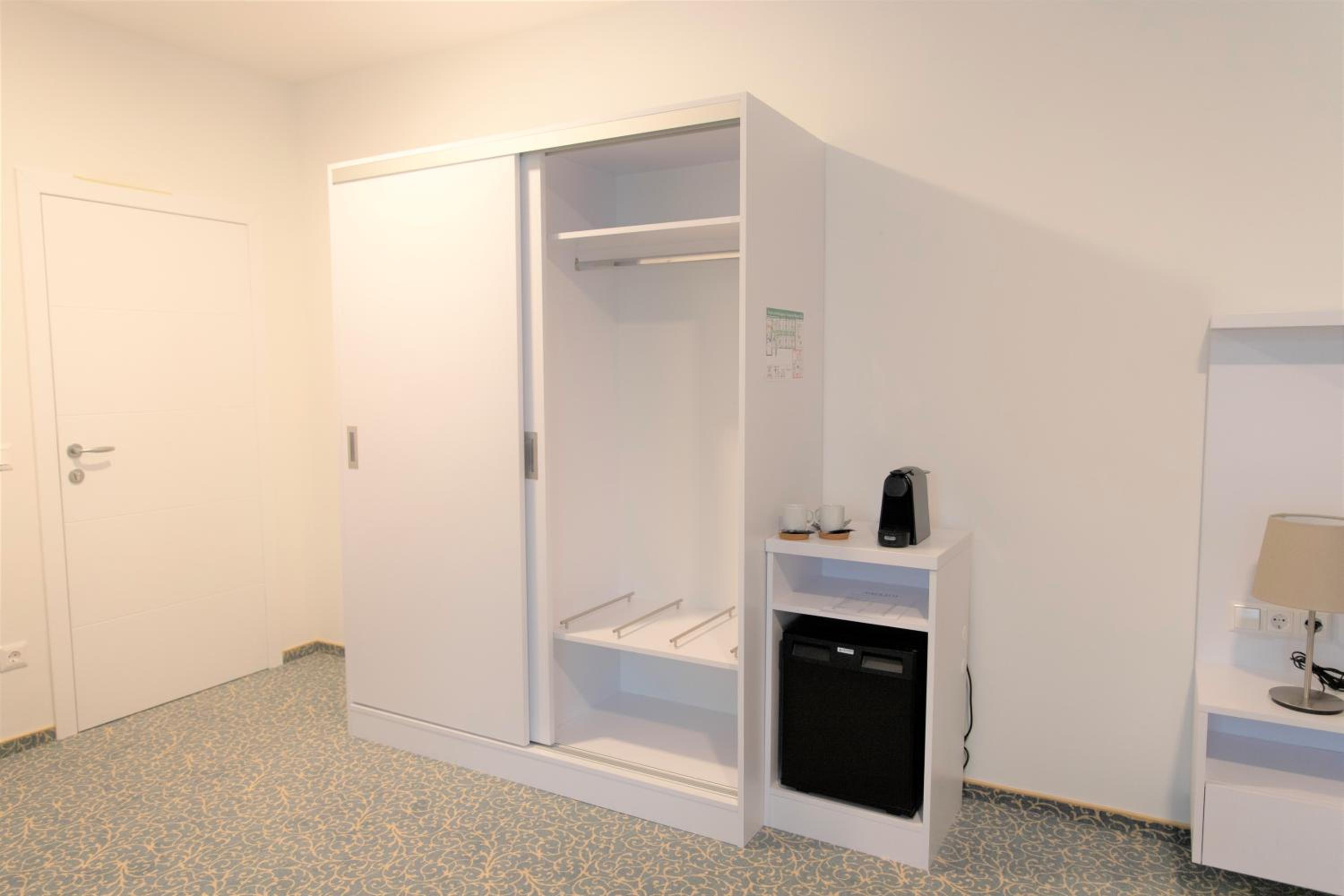 Standard Double Room - Photo 4
