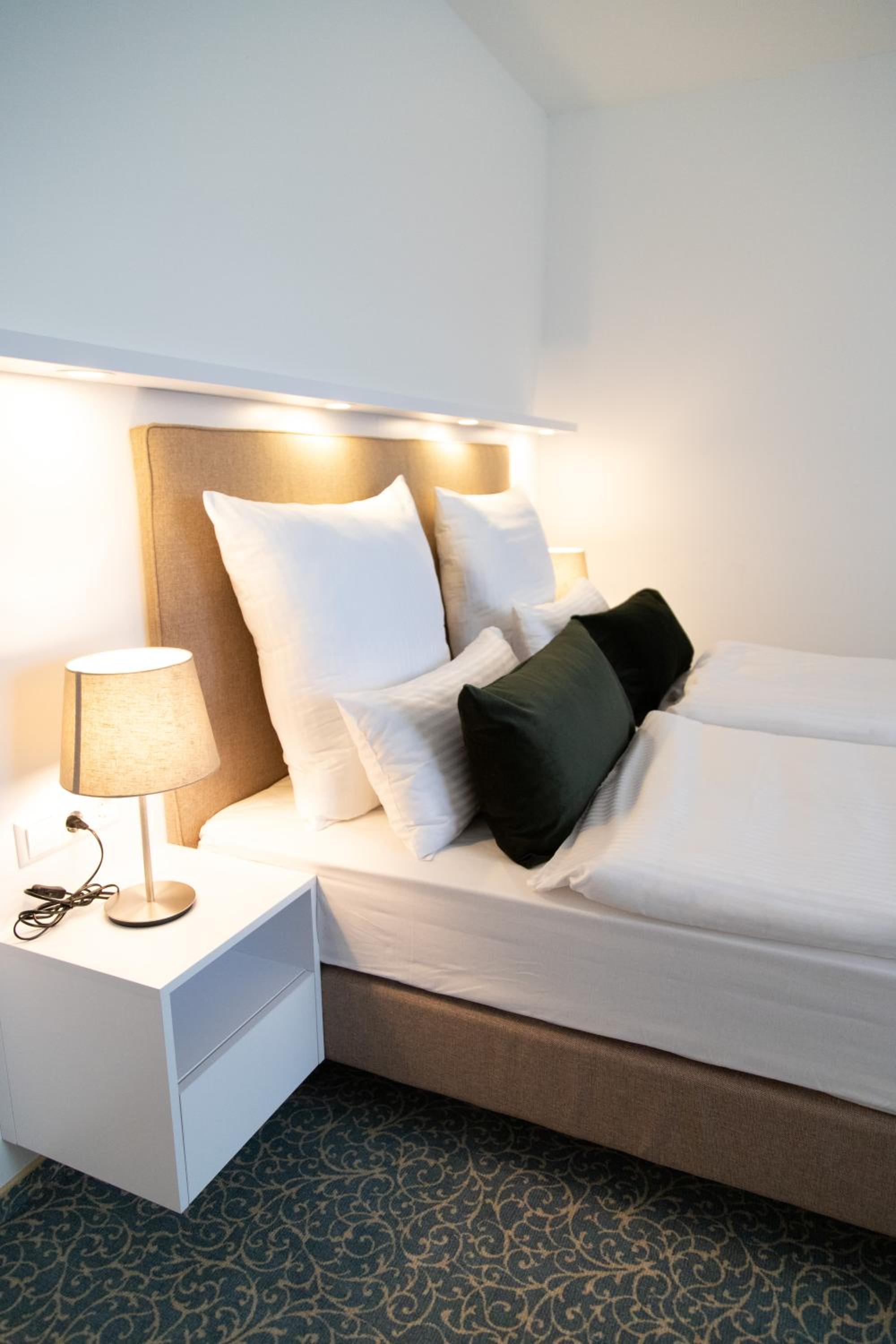 Standard Double Room - Photo 6