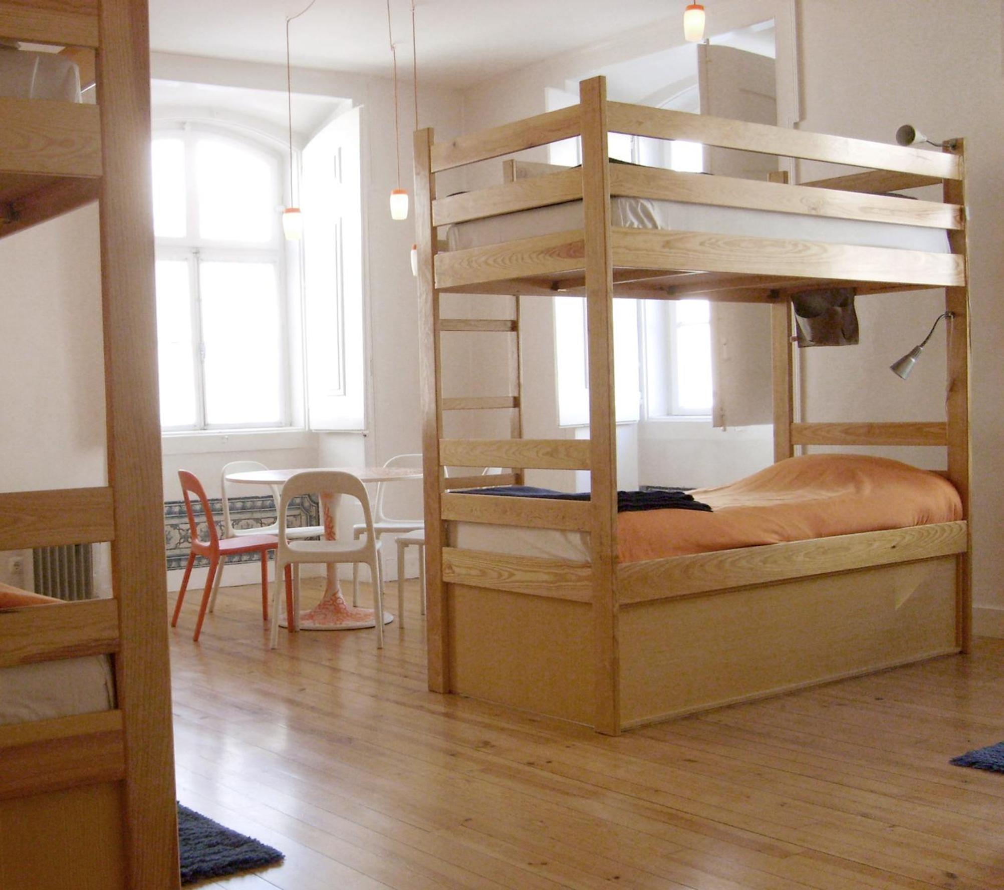 Bed in 8-Bed Mixed Dormitory Room photo 2