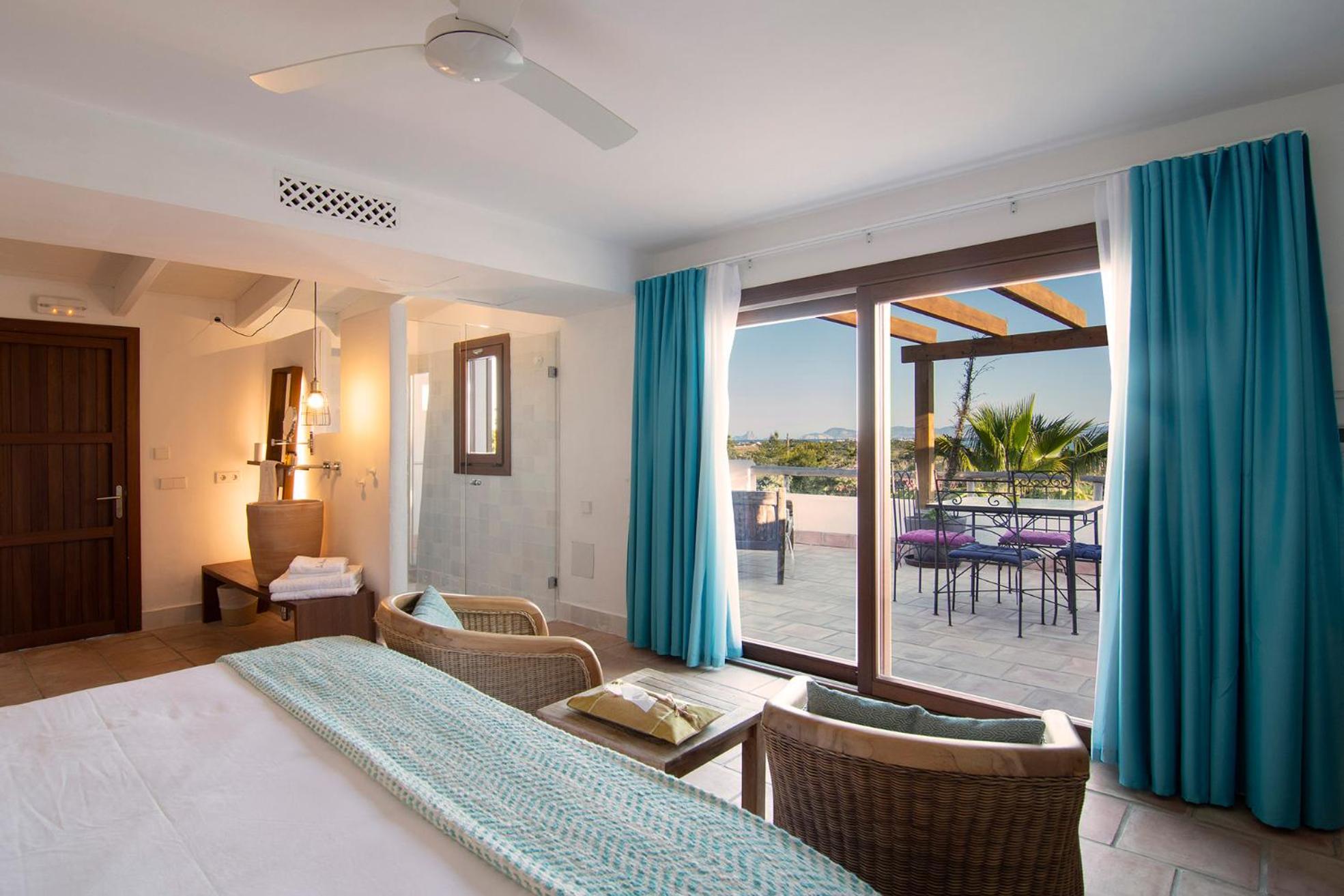 Double Room with Sea View - Photo 3