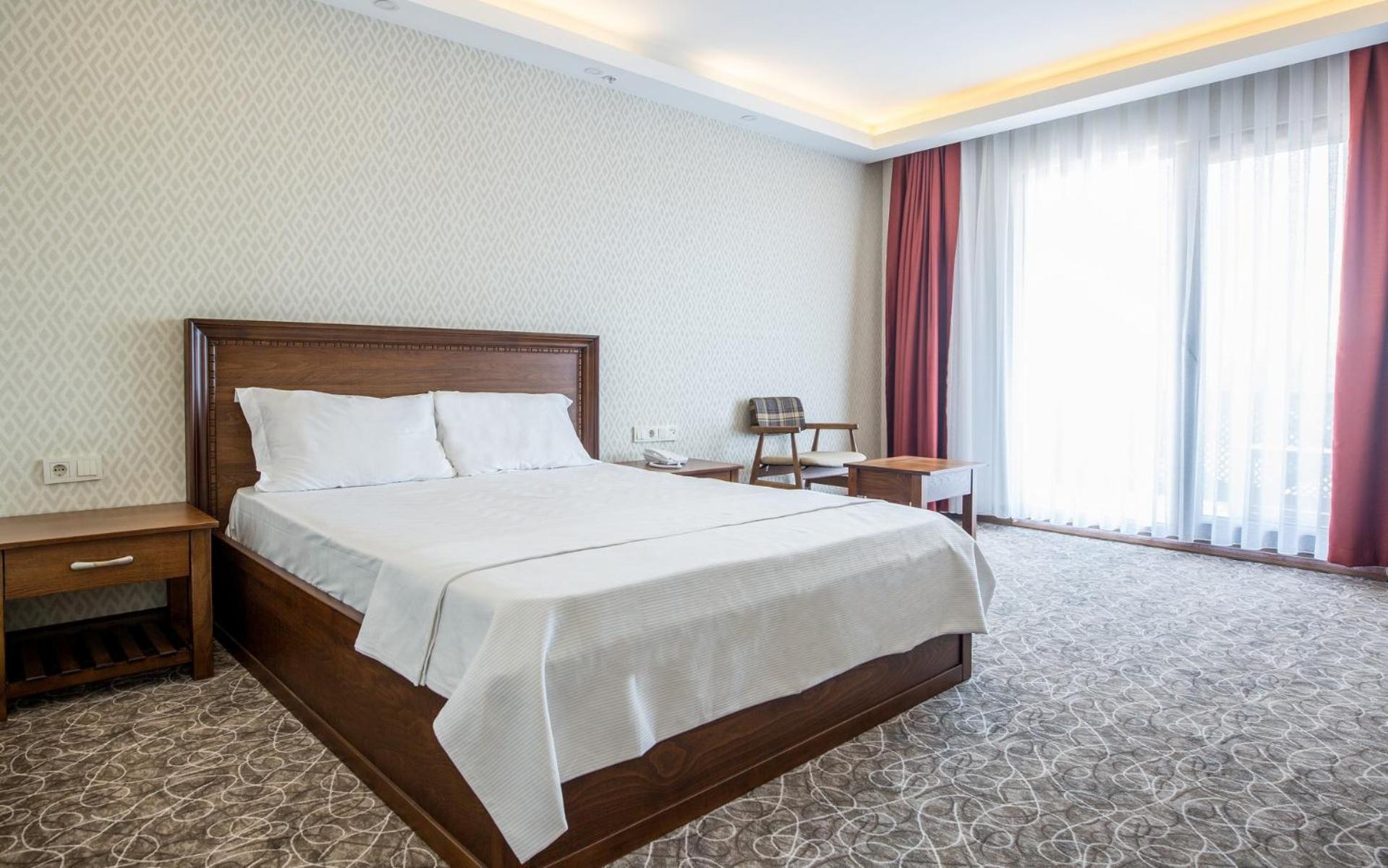 Deluxe Double Room with Balcony photo 1