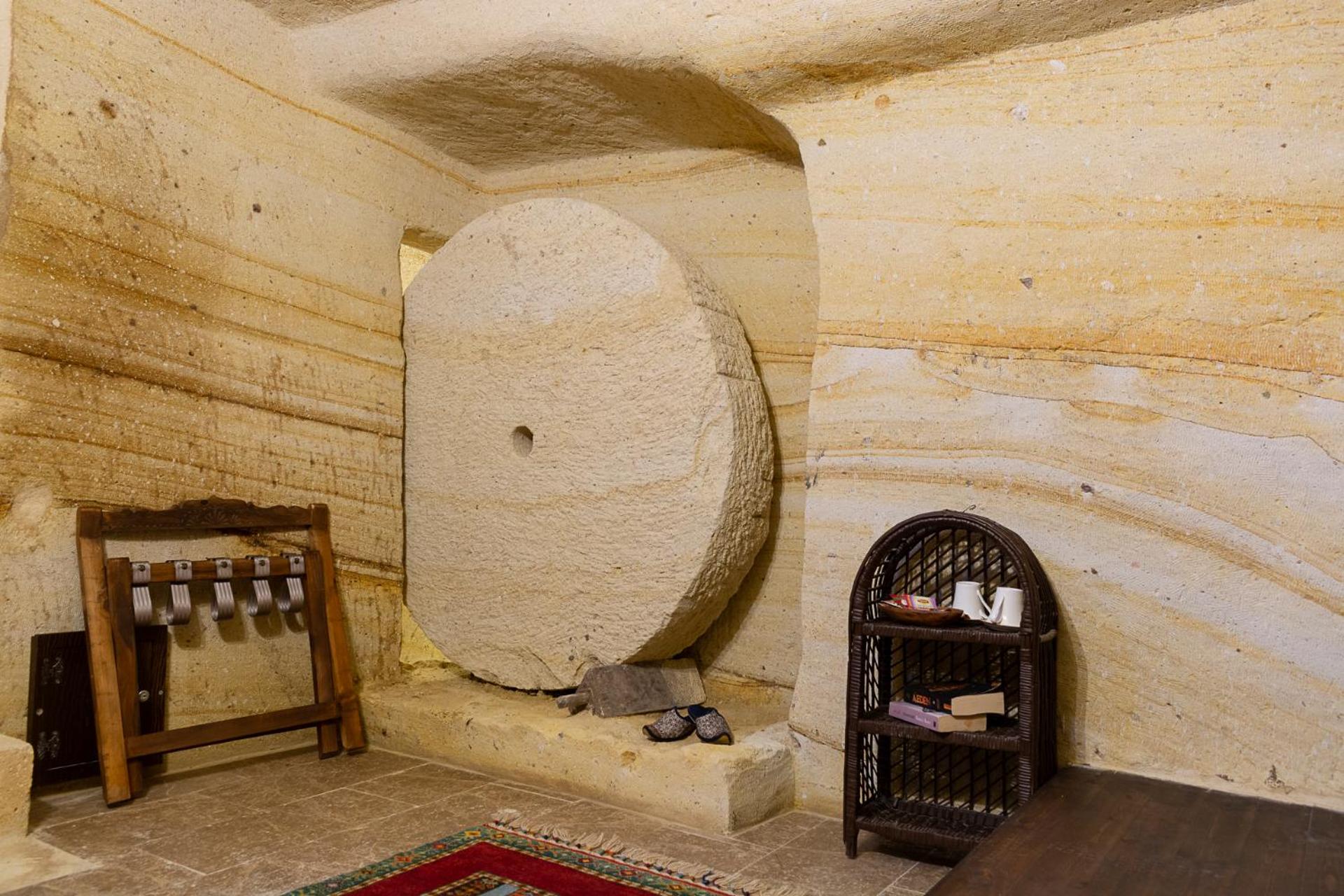 King Cave Suit with Spa Bath - Photo 5