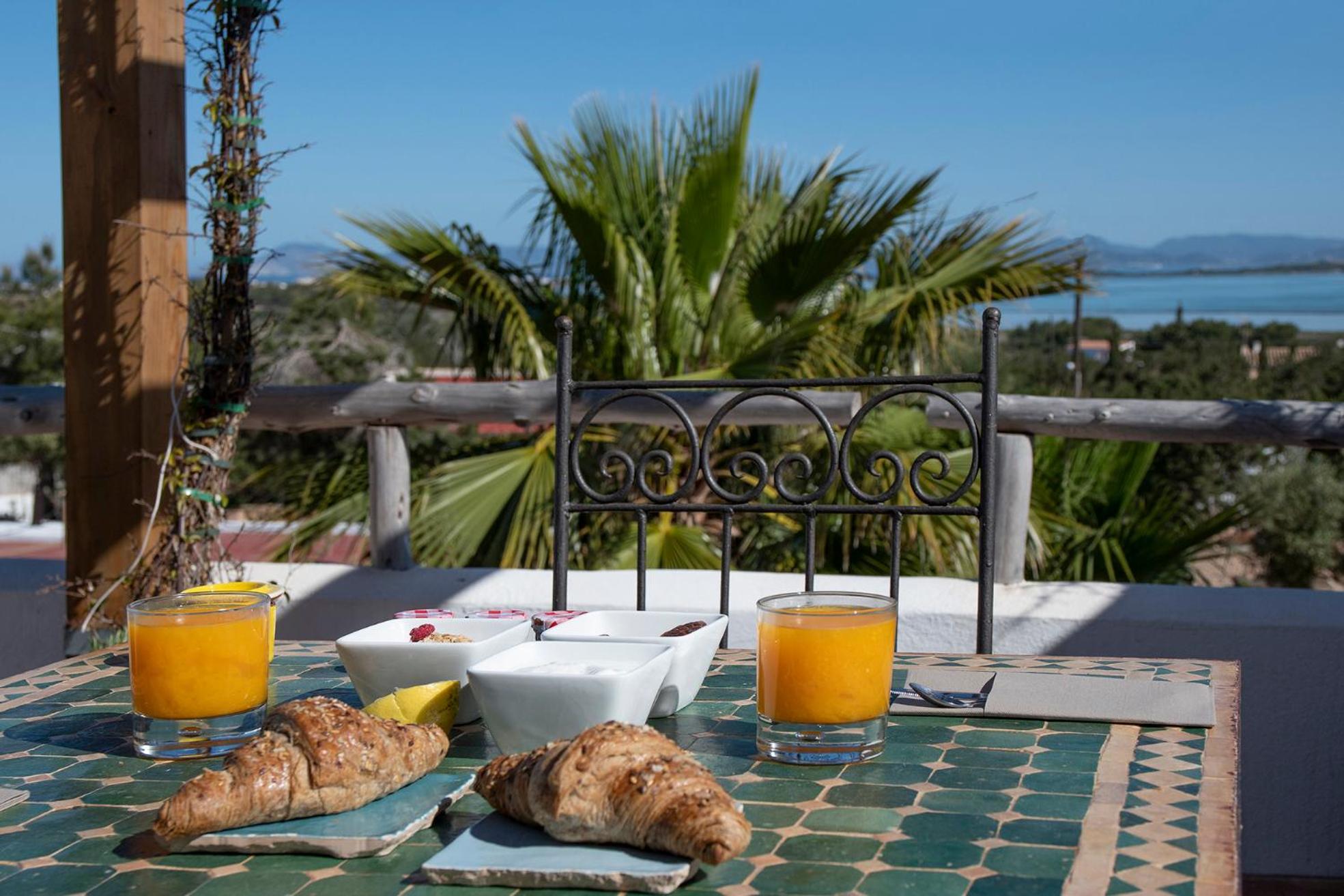 Double Room with Sea View - Photo 6