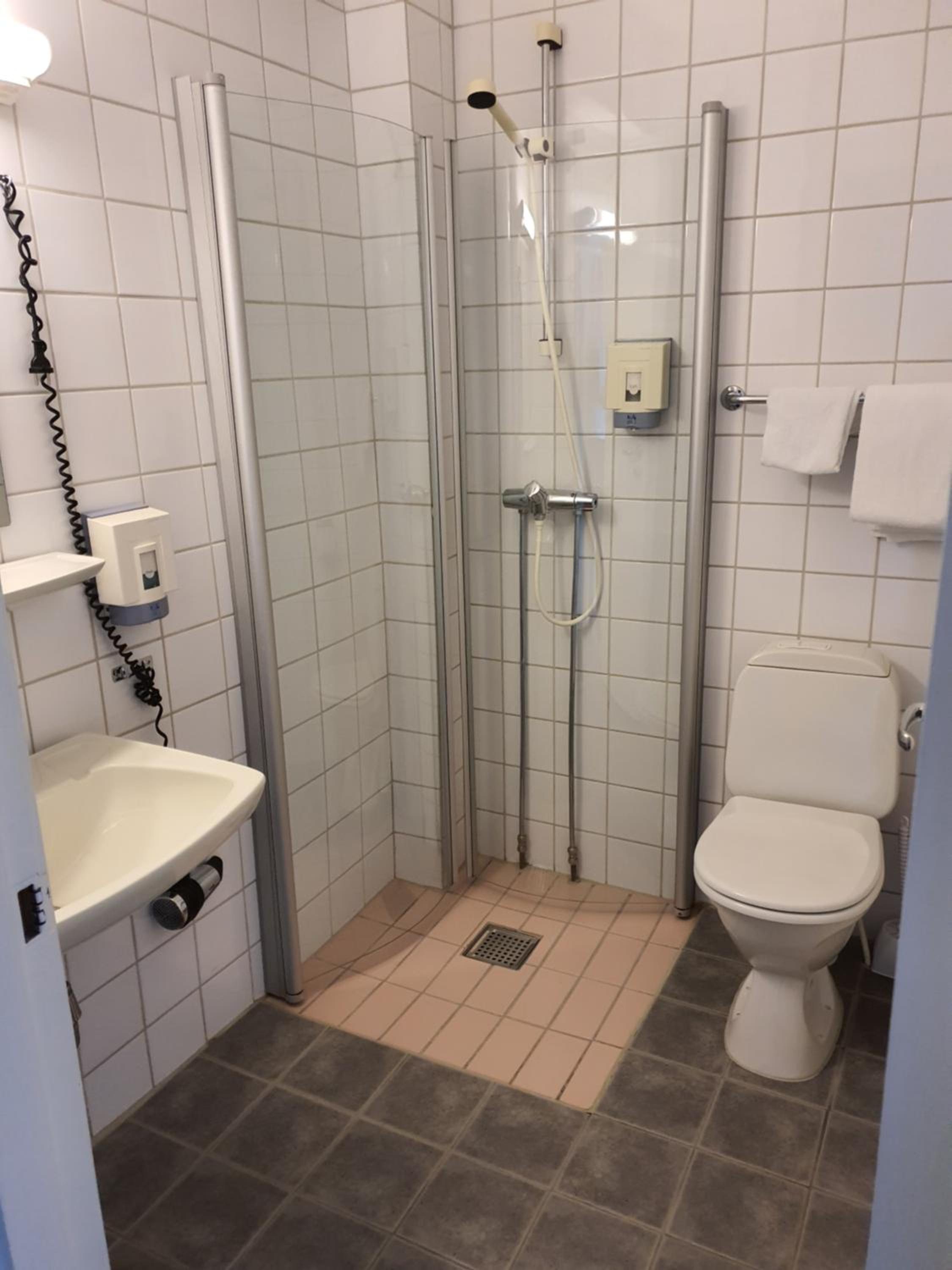 Standard Single Room with Shower photo 1