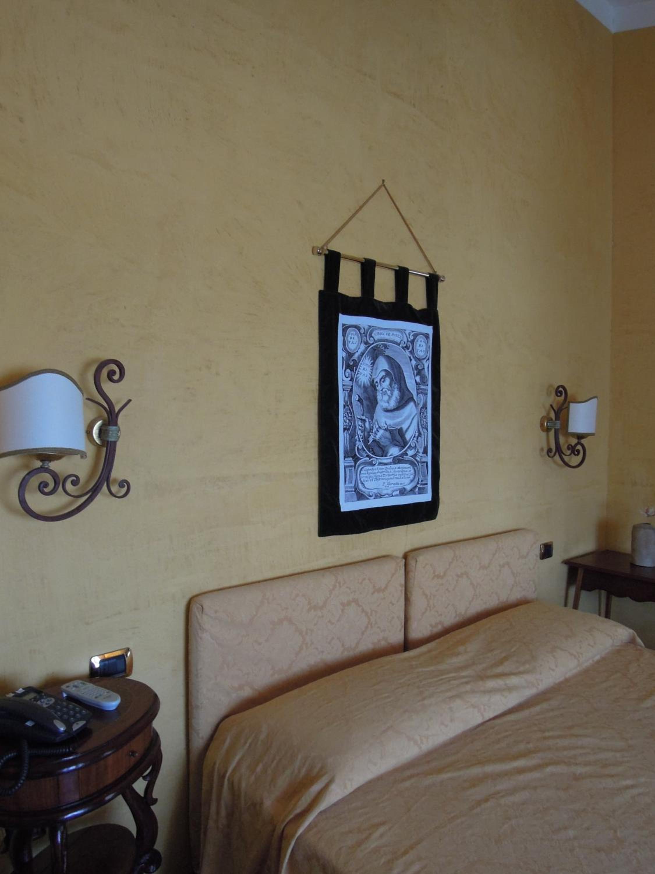 Double Room - Photo 6