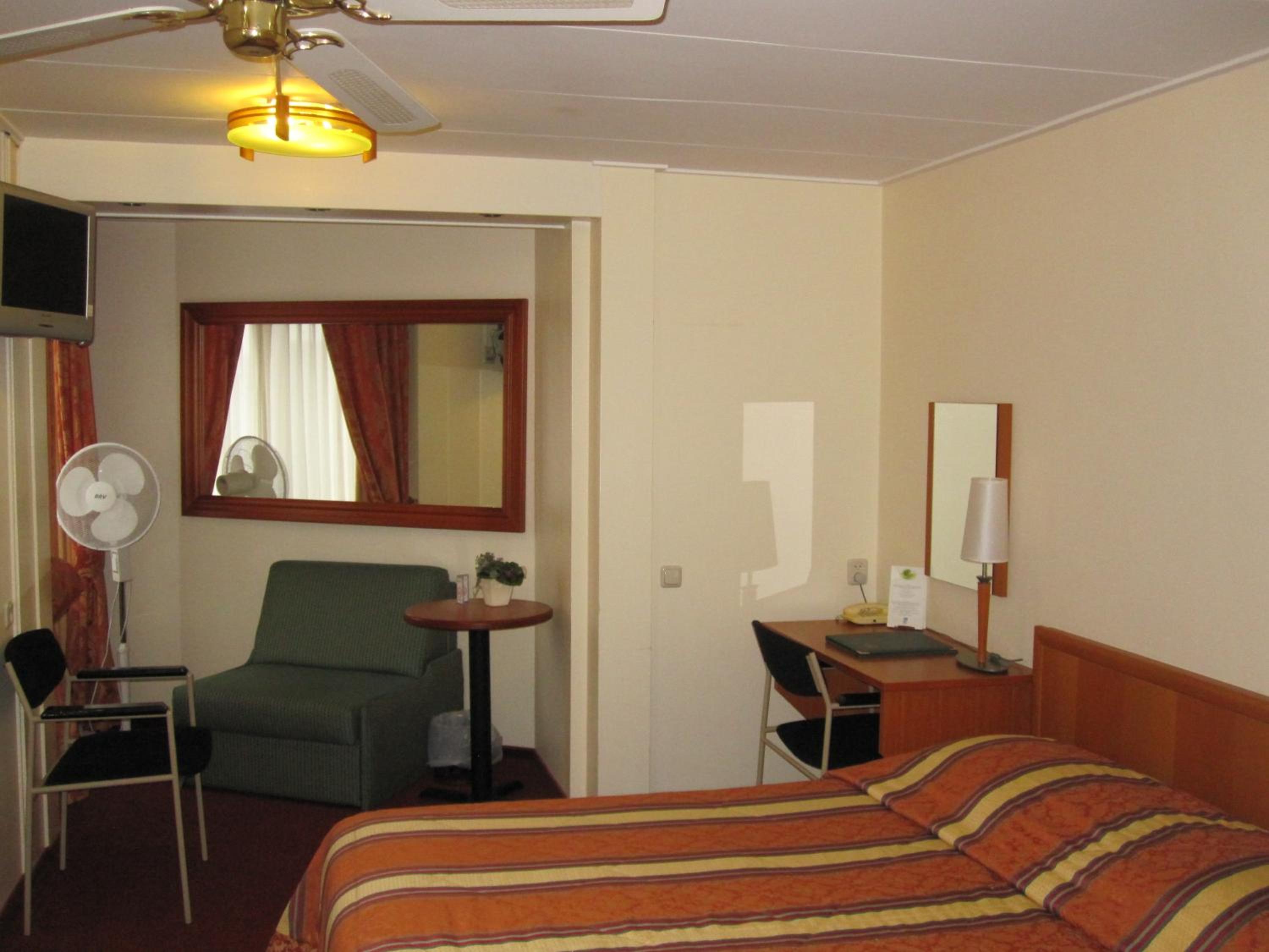 Comfort Room - Photo 7