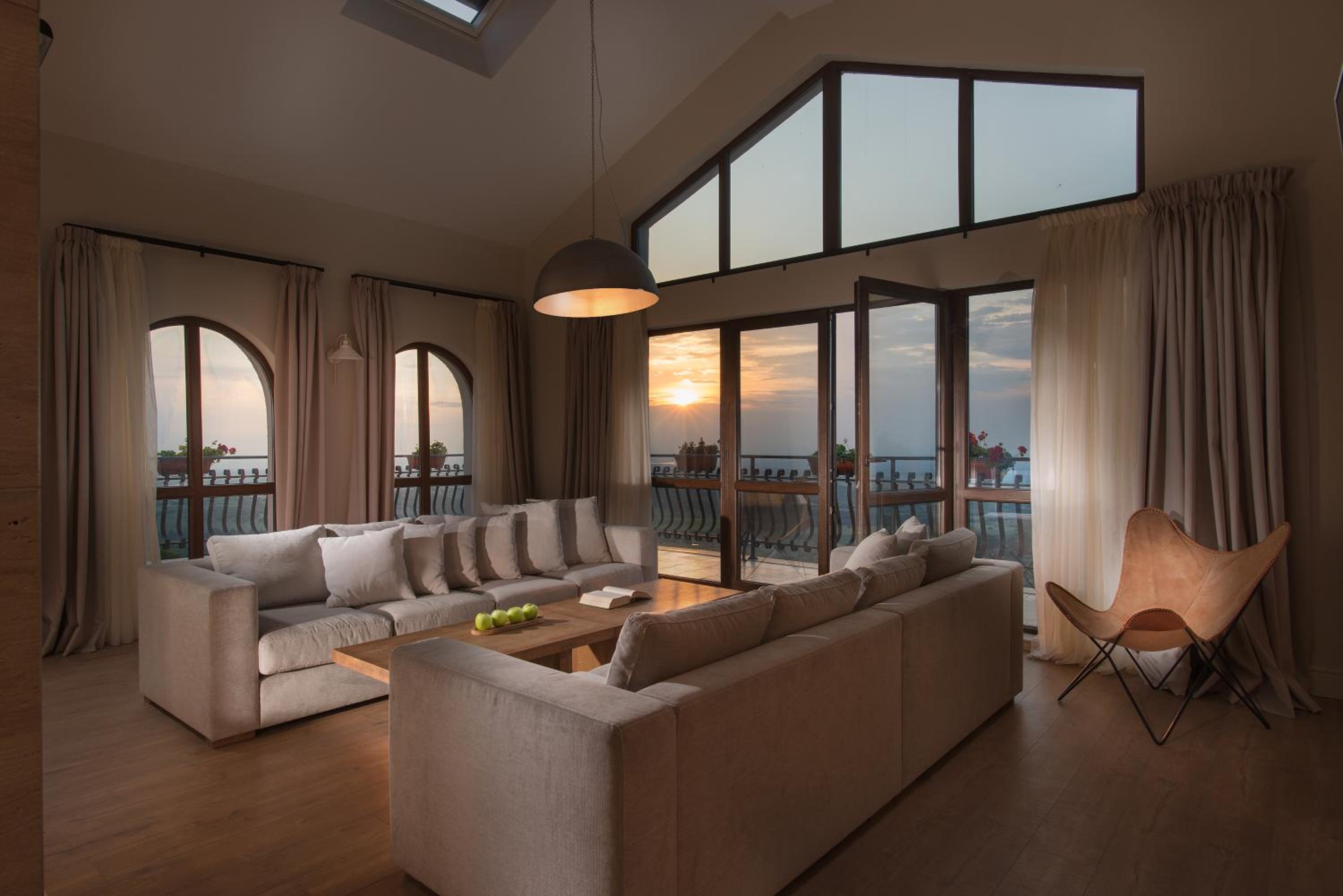 One-Bedroom Apartment - Photo 19