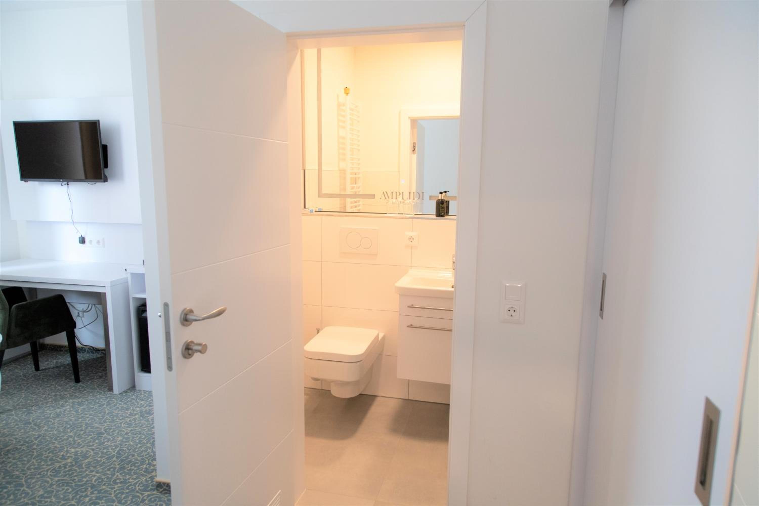 Standard Double Room - Photo 18