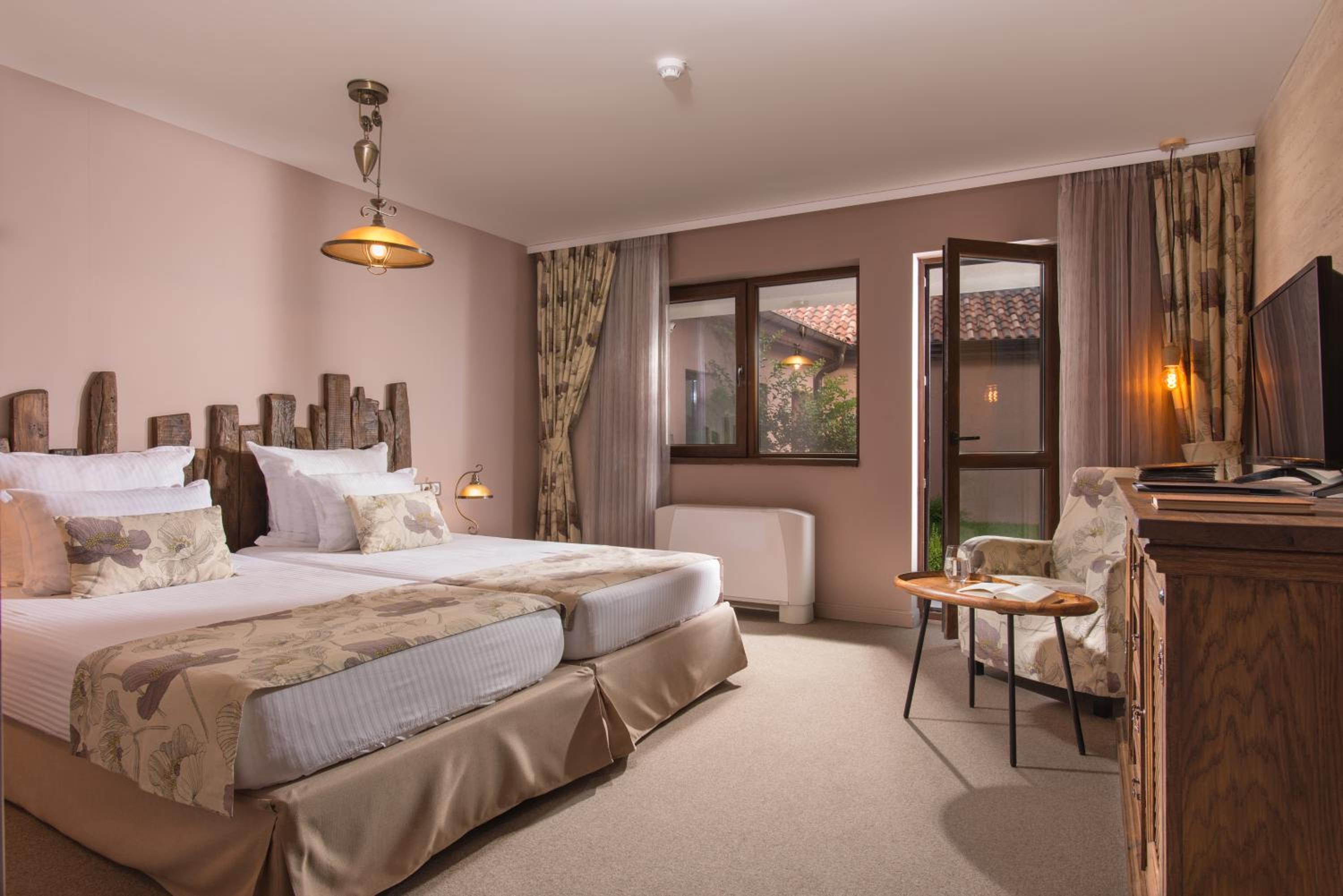 Double Room with Garden View - Photo 5