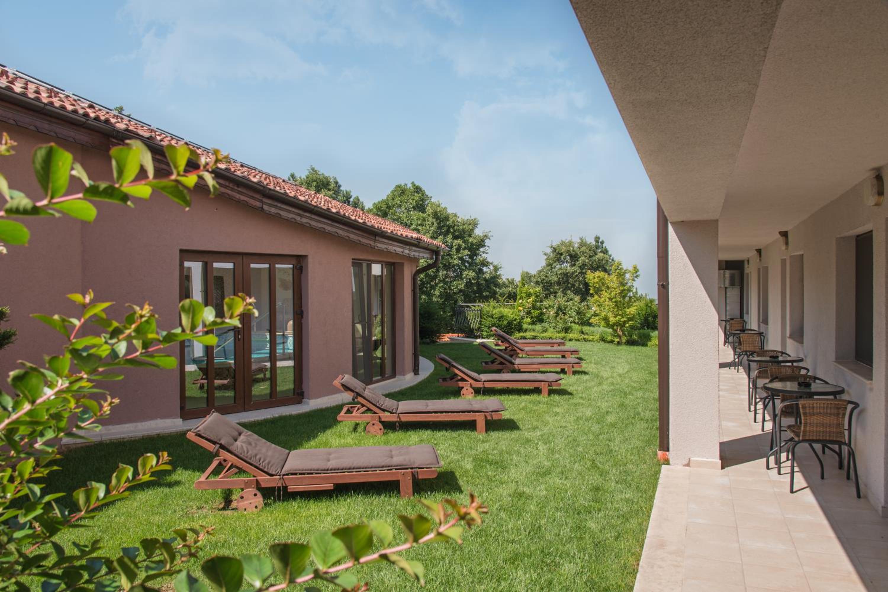 Double Room with Garden View - Photo 4