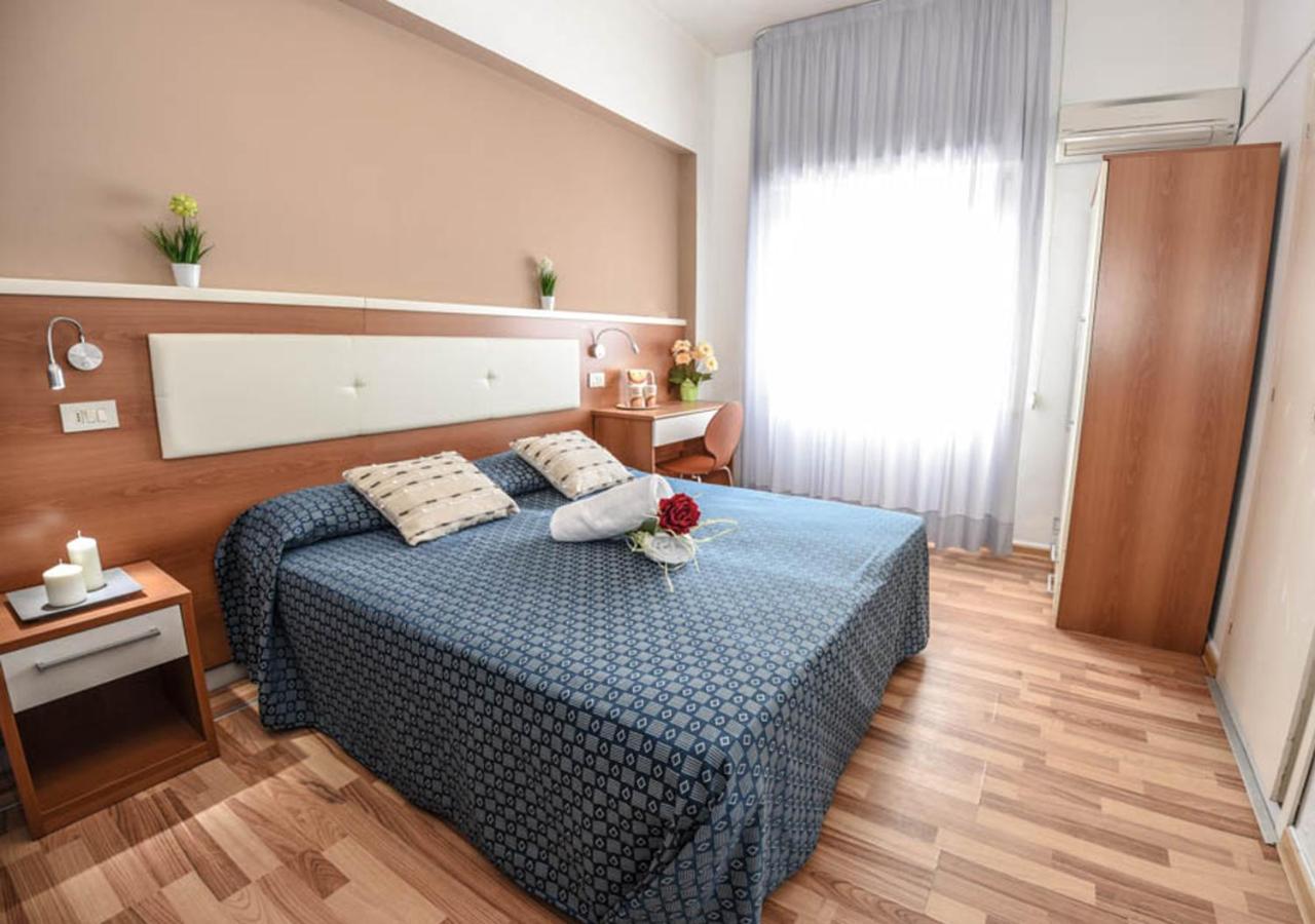 Double Room with Sea View photo 2