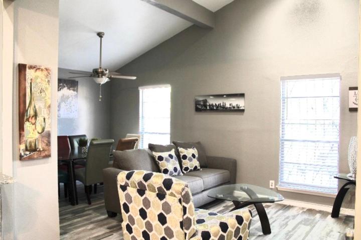 Five-Bedroom House - Photo 17