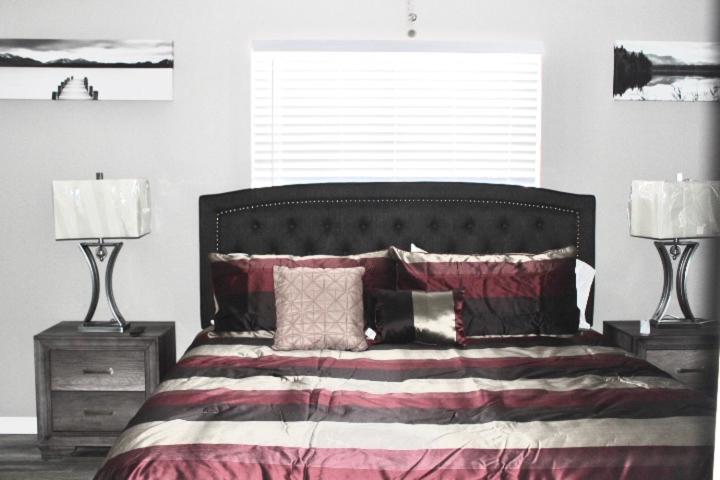 Five-Bedroom House - Photo 1
