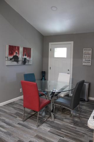 Five-Bedroom House - Photo 10