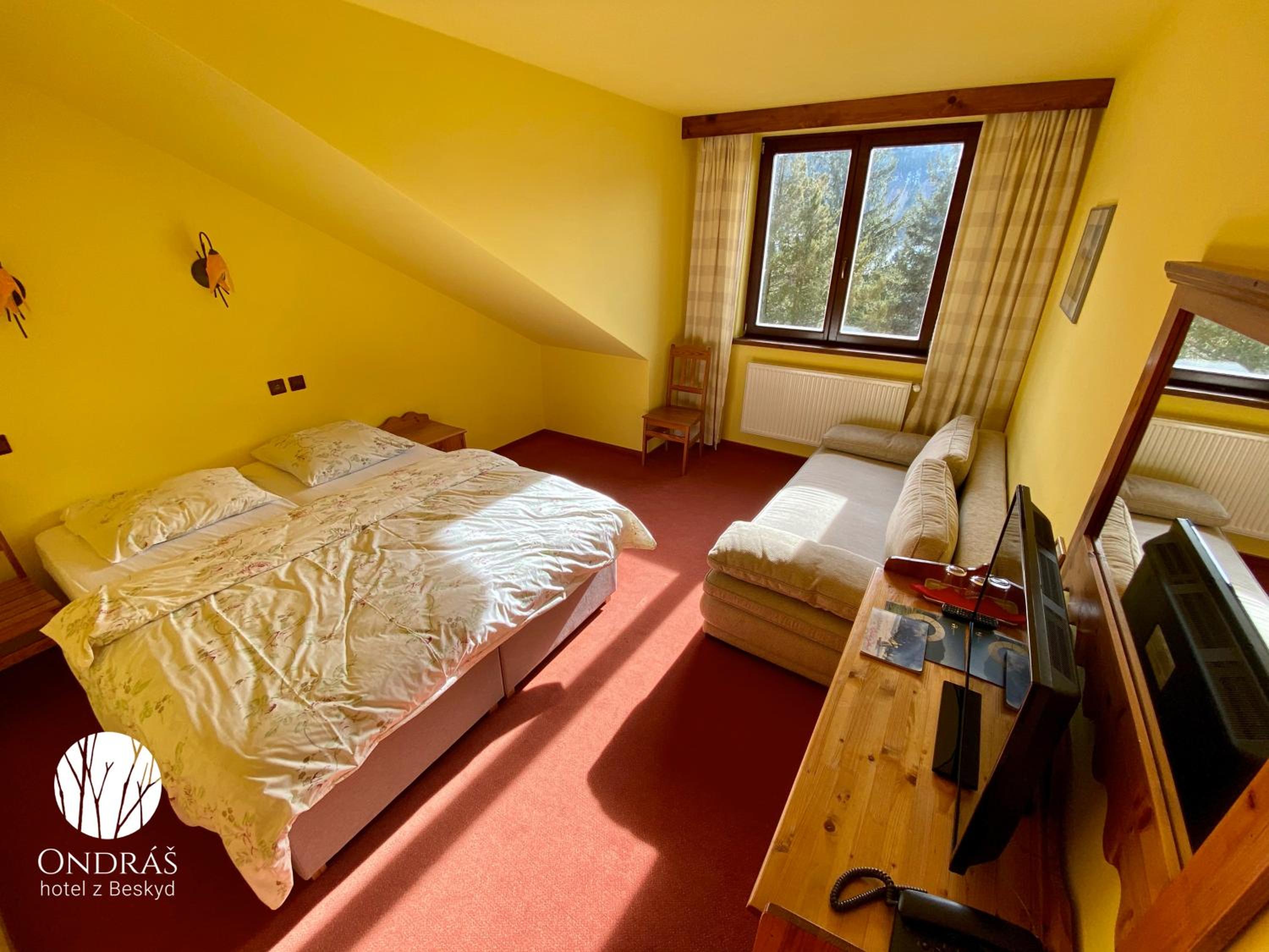 Double Room with Extra Bed - Photo 2