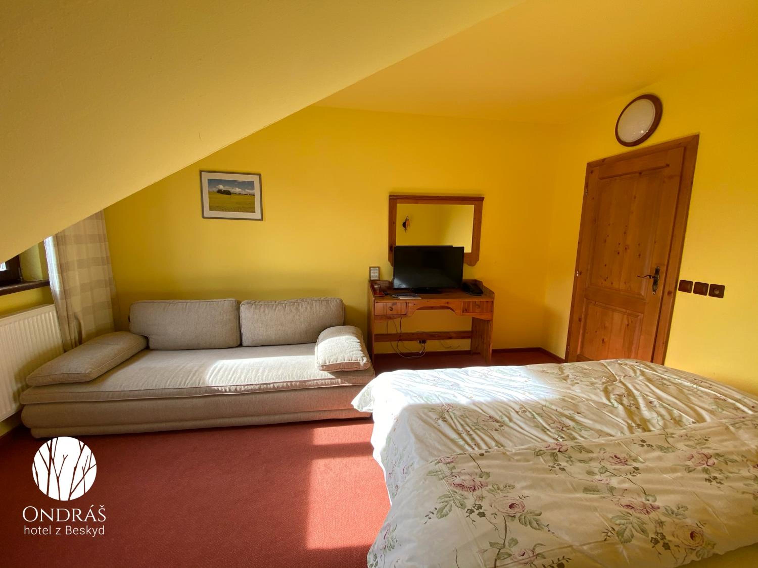 Double Room with Extra Bed - Photo 4