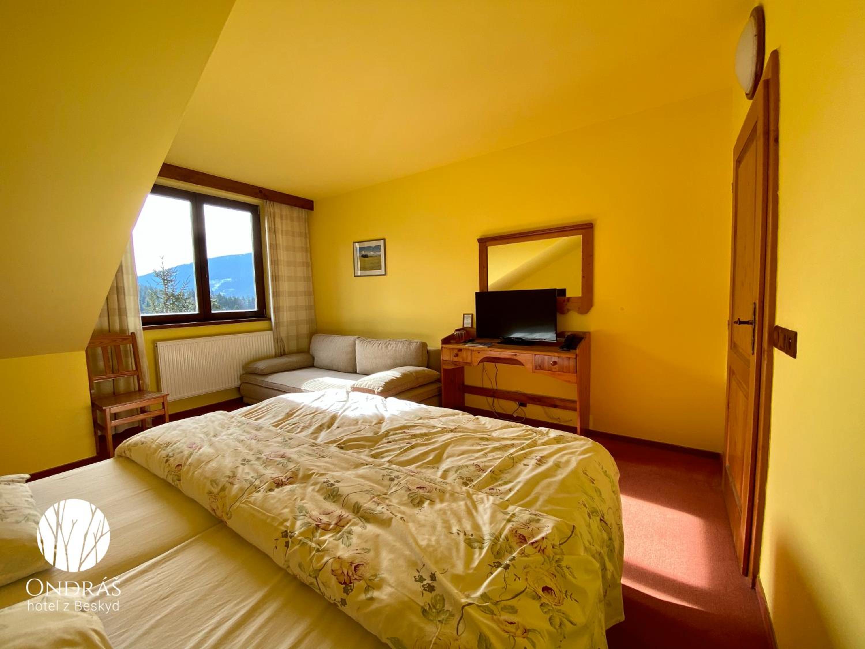 Double Room with Extra Bed - Photo 3